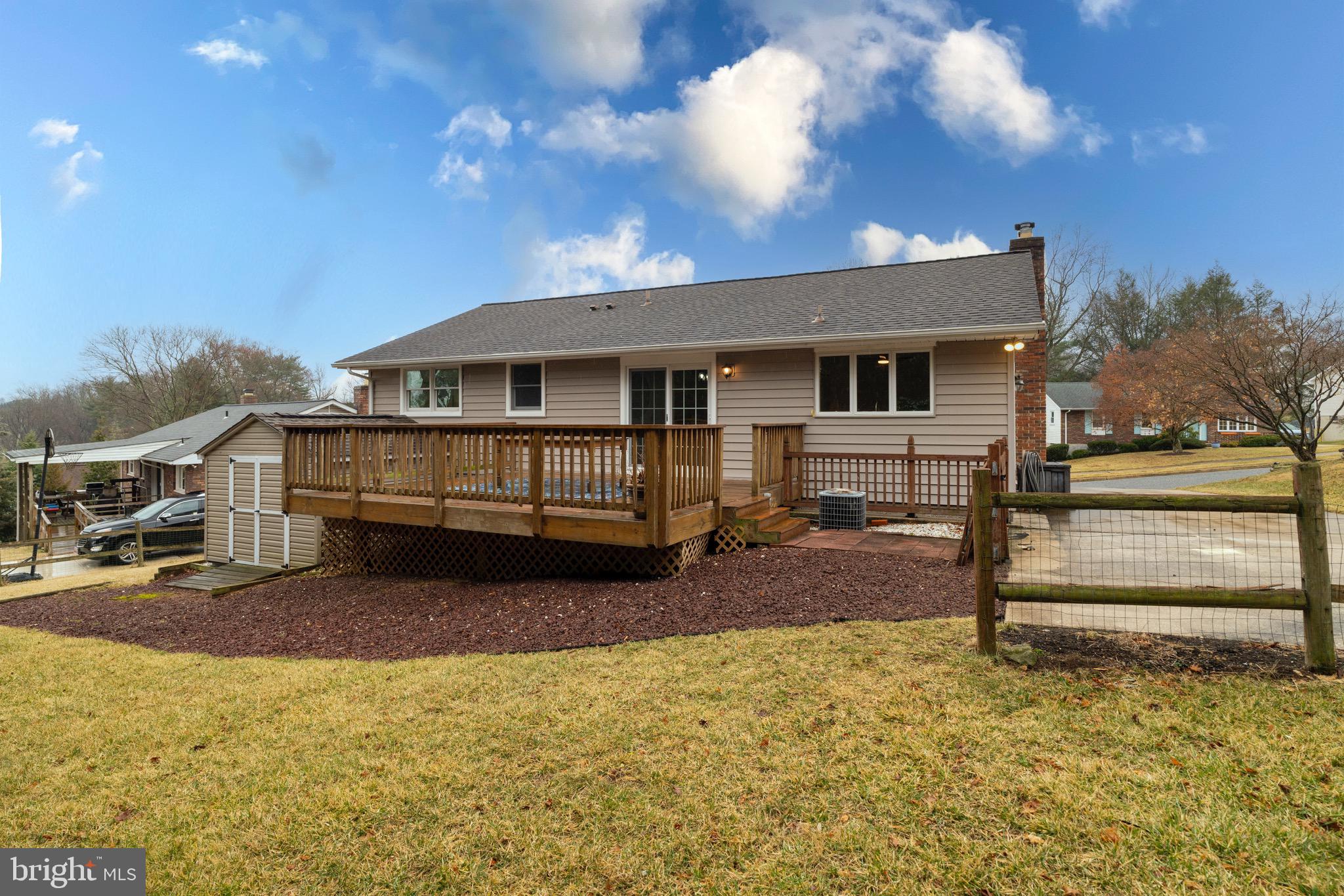 8 Flanders Ridge Ct