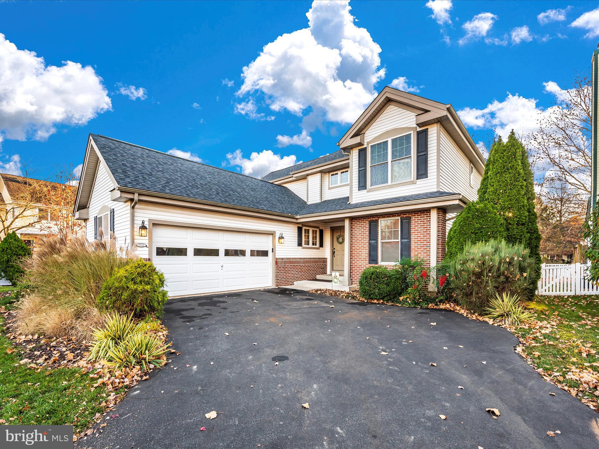 5722 Pear Blossom Pl