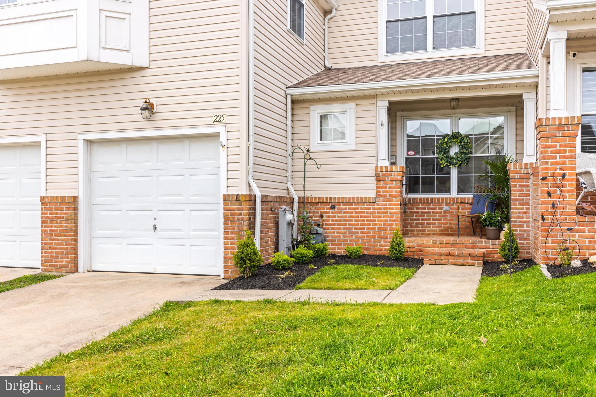 225 Rachel Cir