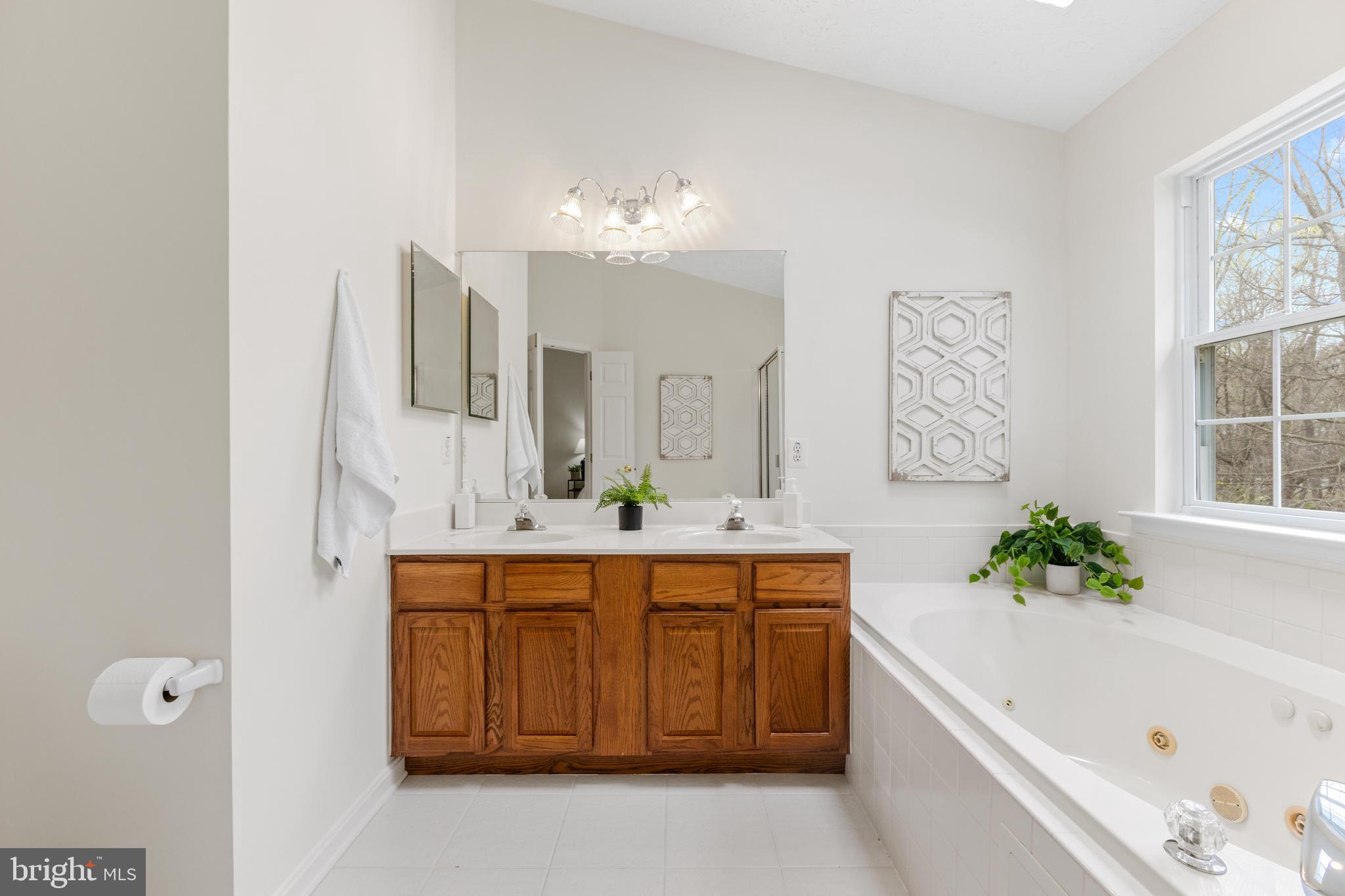 225 Rachel Cir