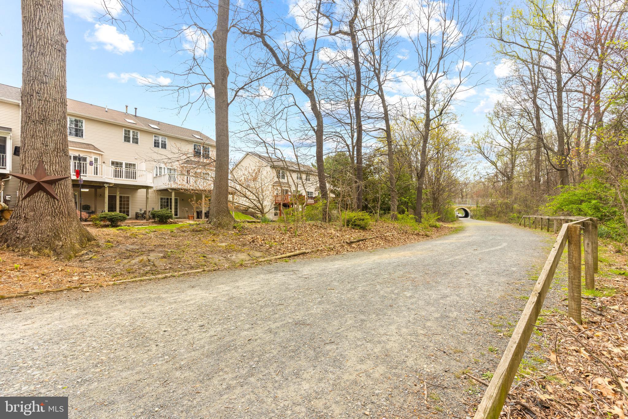 225 Rachel Cir