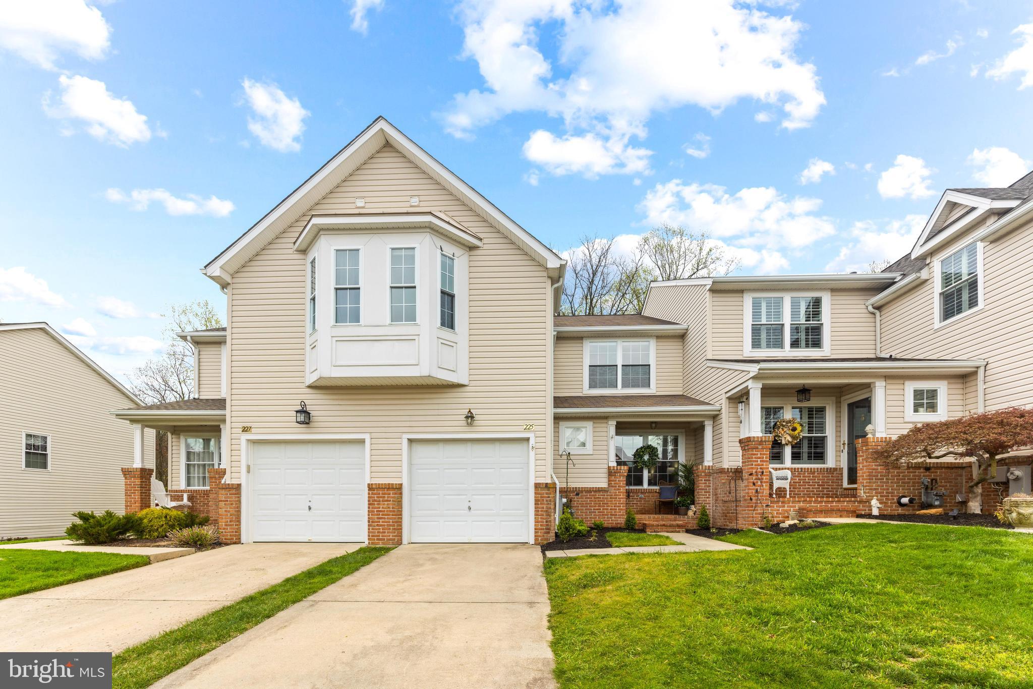 225 Rachel Cir