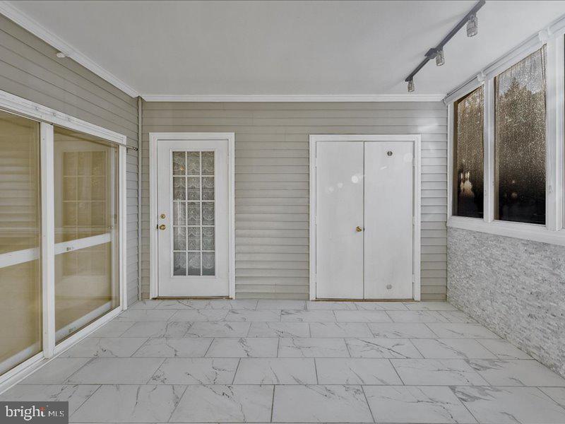 6522 LAKE PARK DRIVE 105