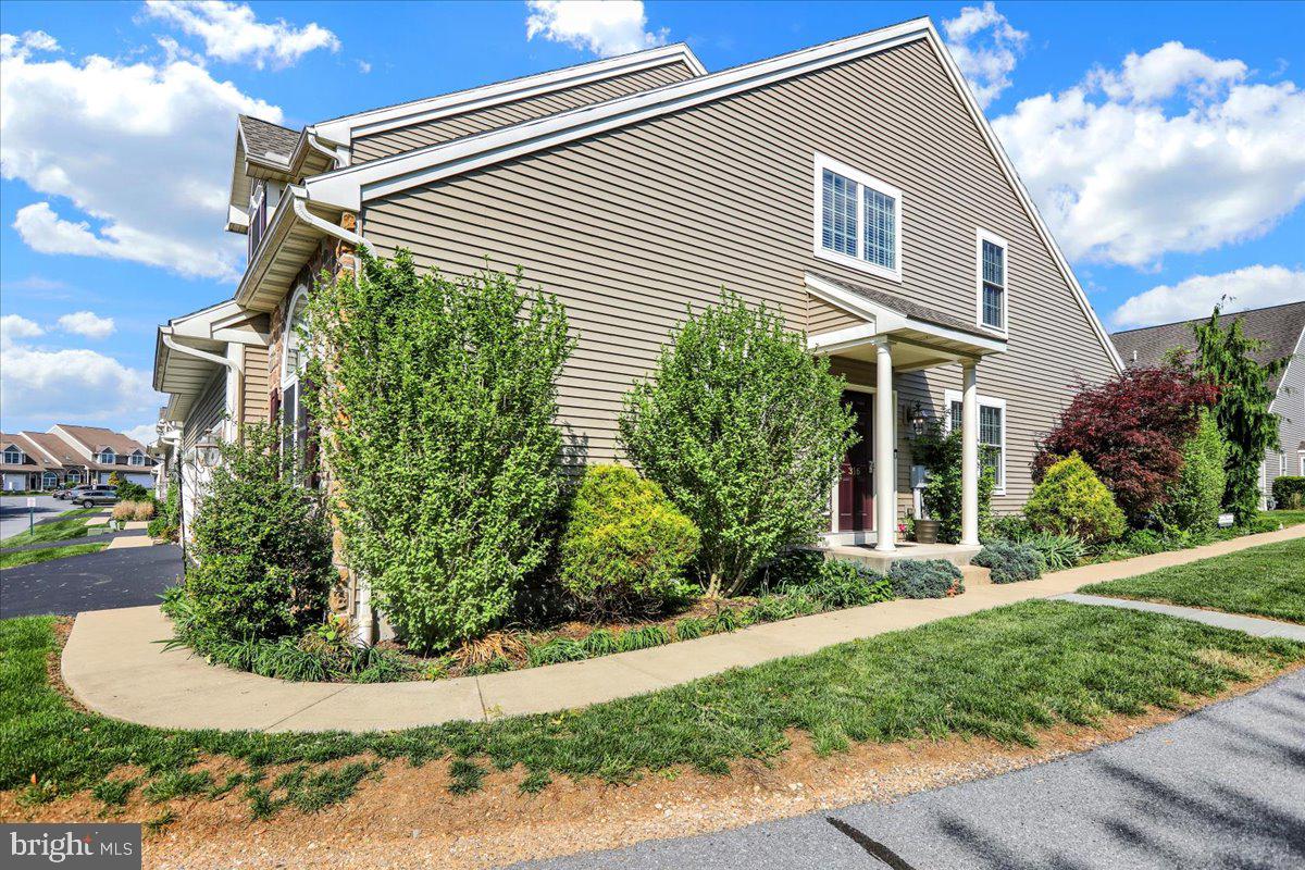 316 Emerald Ln