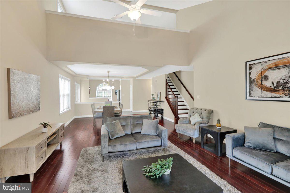 316 Emerald Ln