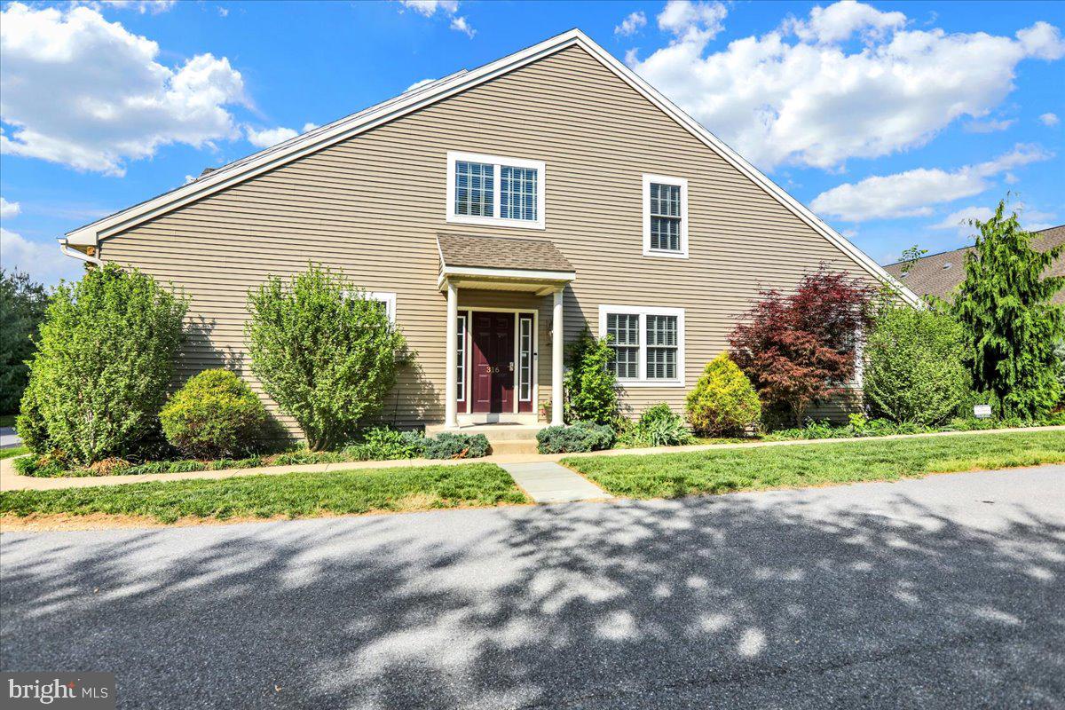 316 Emerald Ln