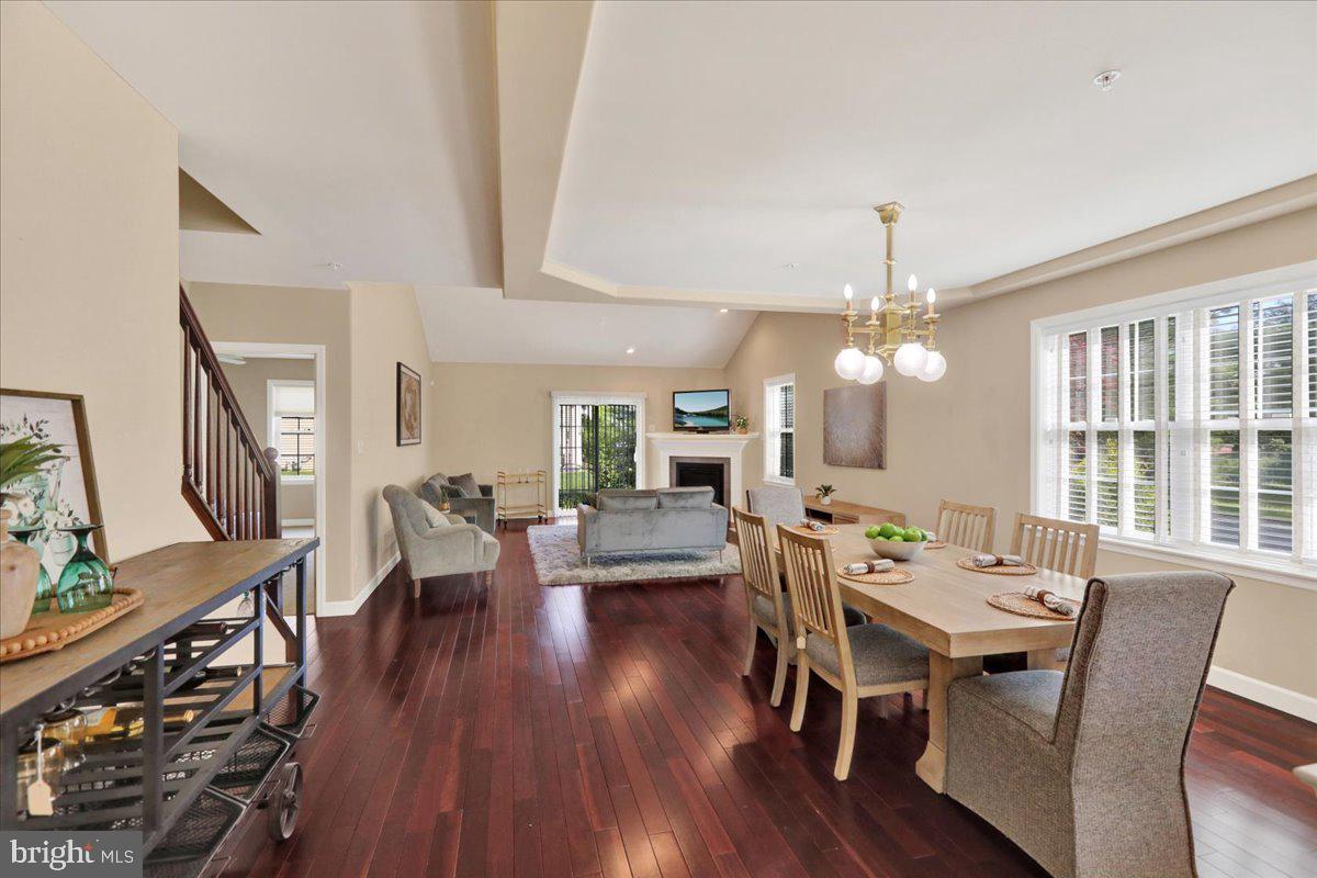 316 Emerald Ln
