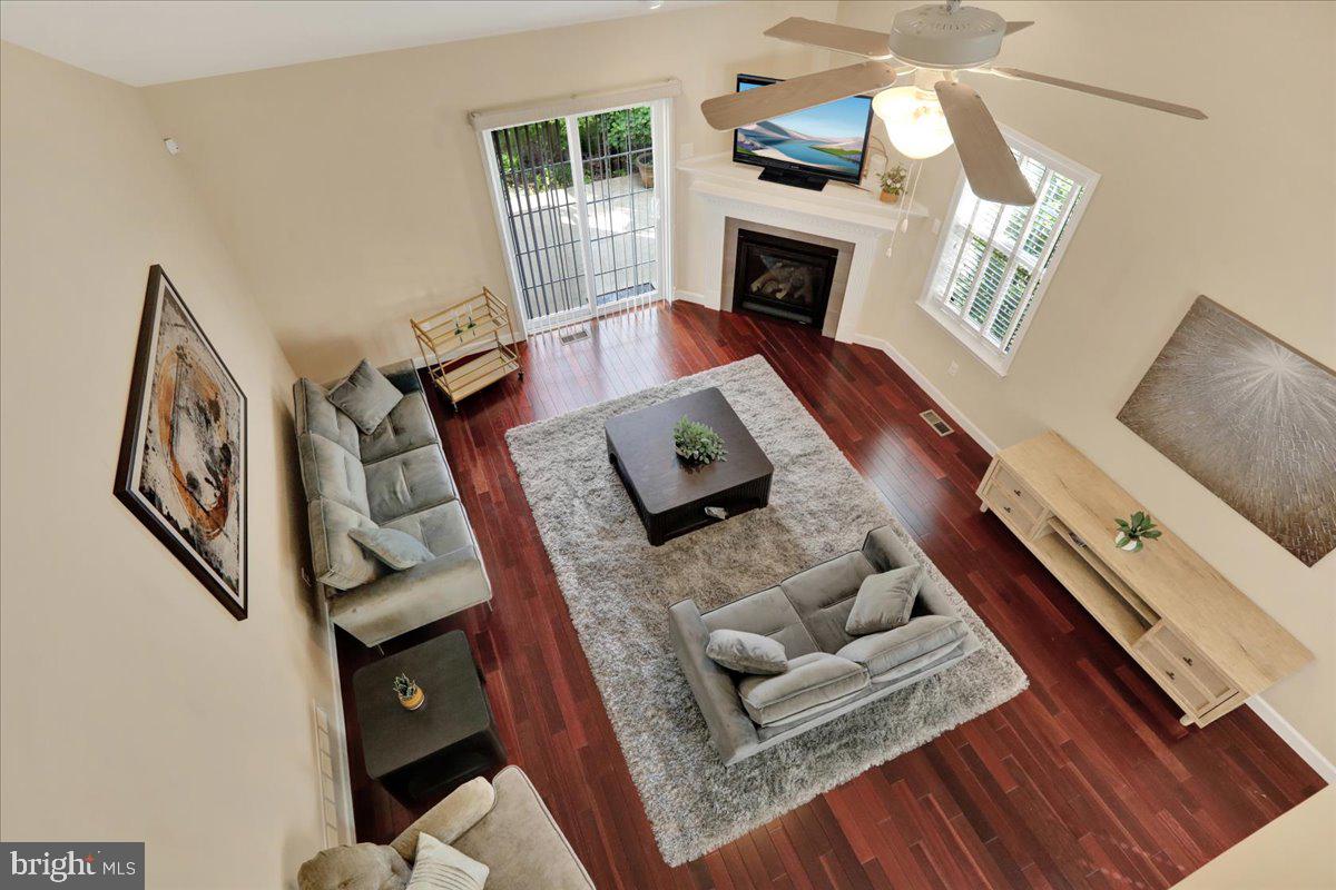 316 Emerald Ln