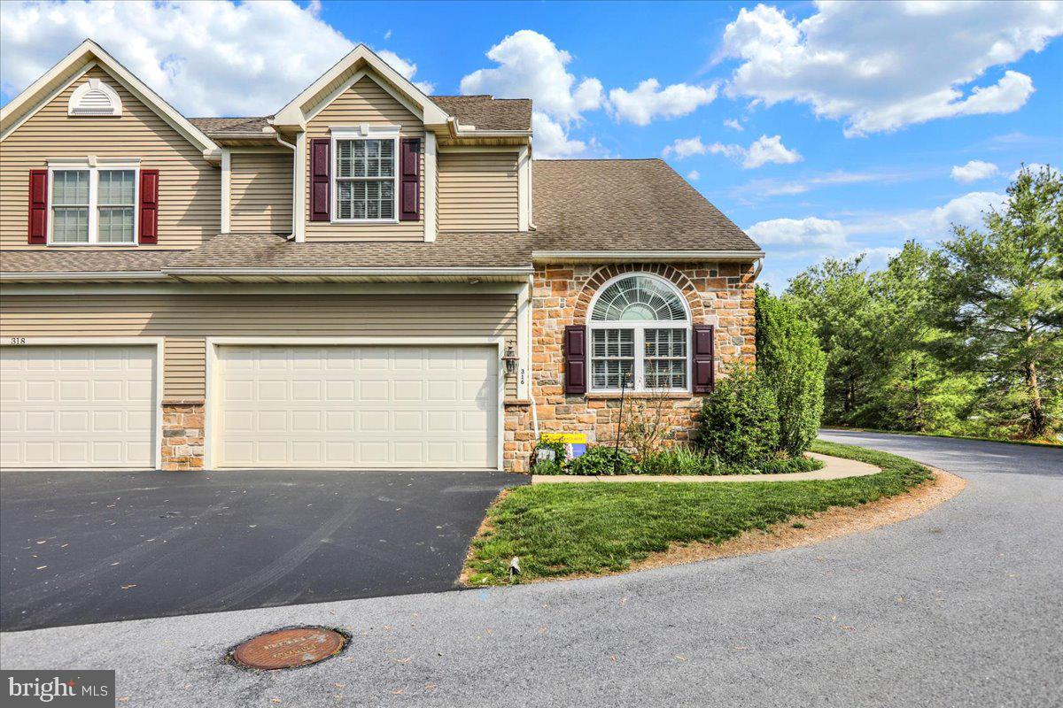 316 Emerald Ln