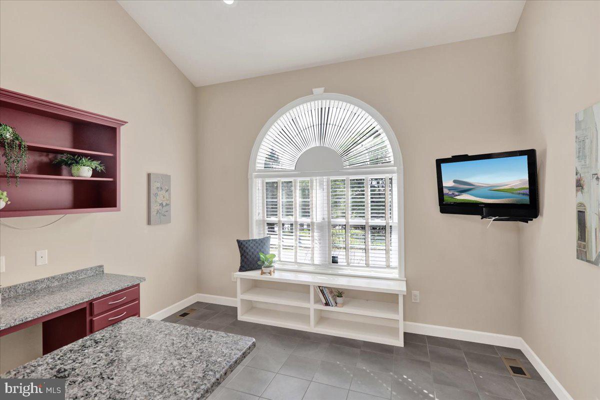 316 Emerald Ln