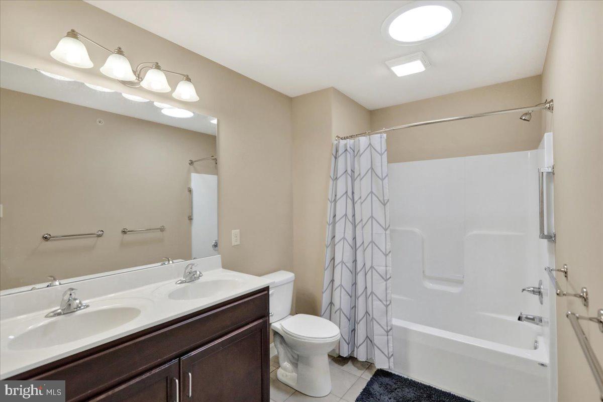 316 Emerald Ln