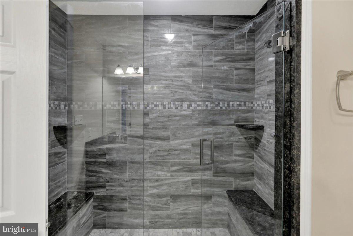 316 Emerald Ln