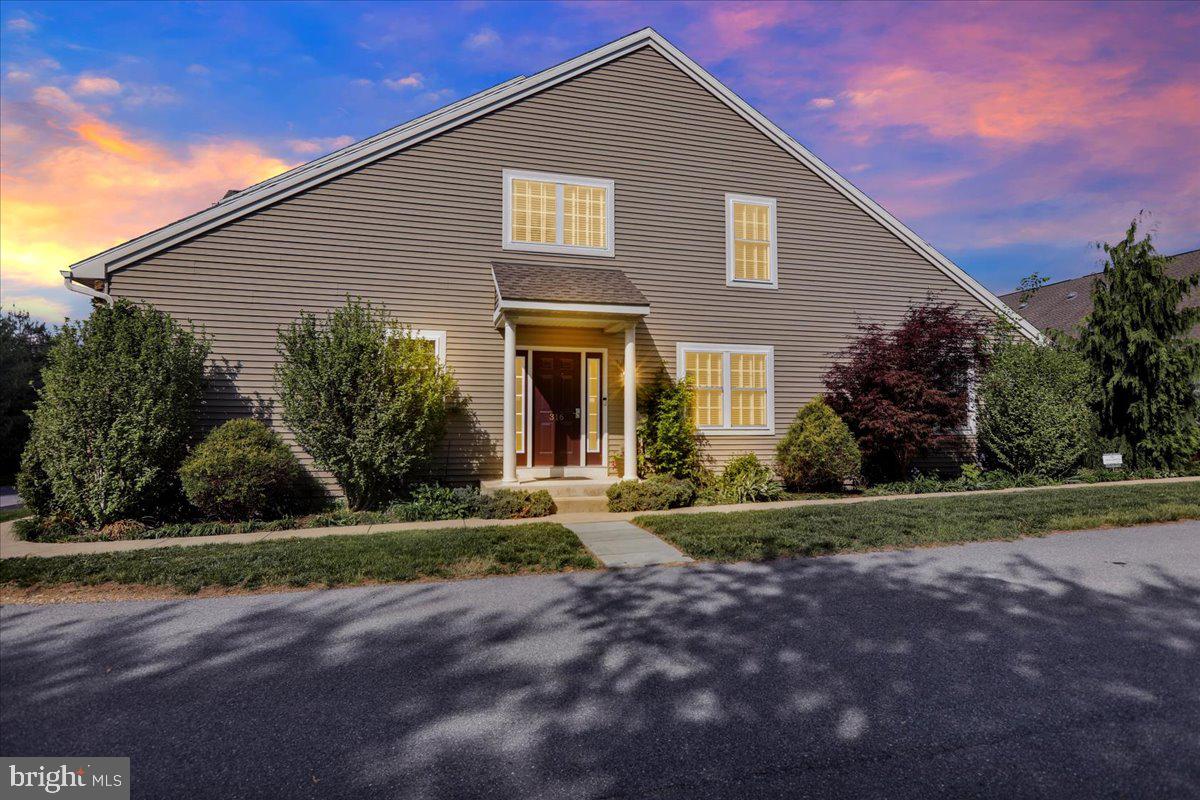 316 Emerald Ln