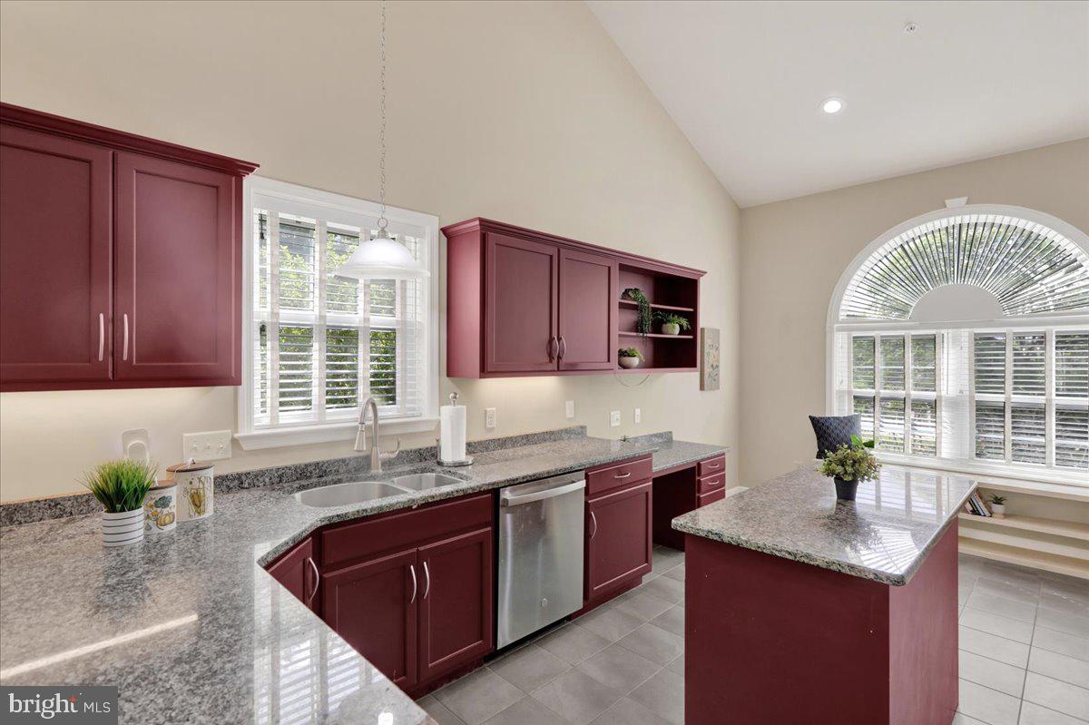 316 Emerald Ln