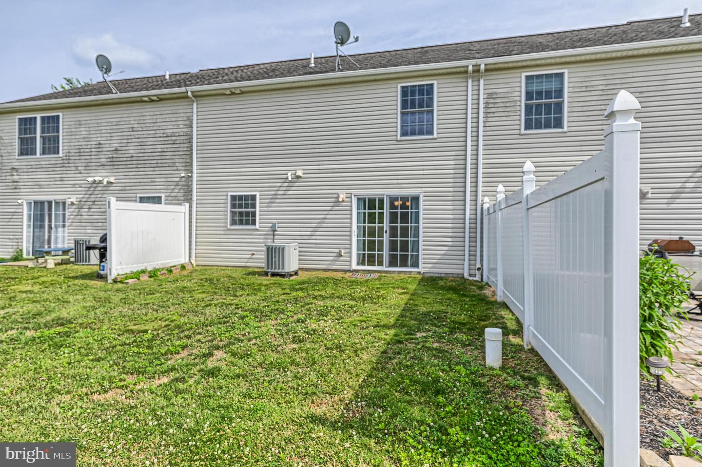 29 Riverview Dr