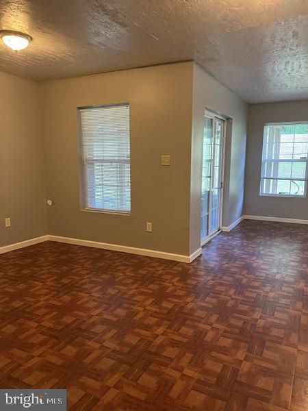 3827 Armory Ln #3827