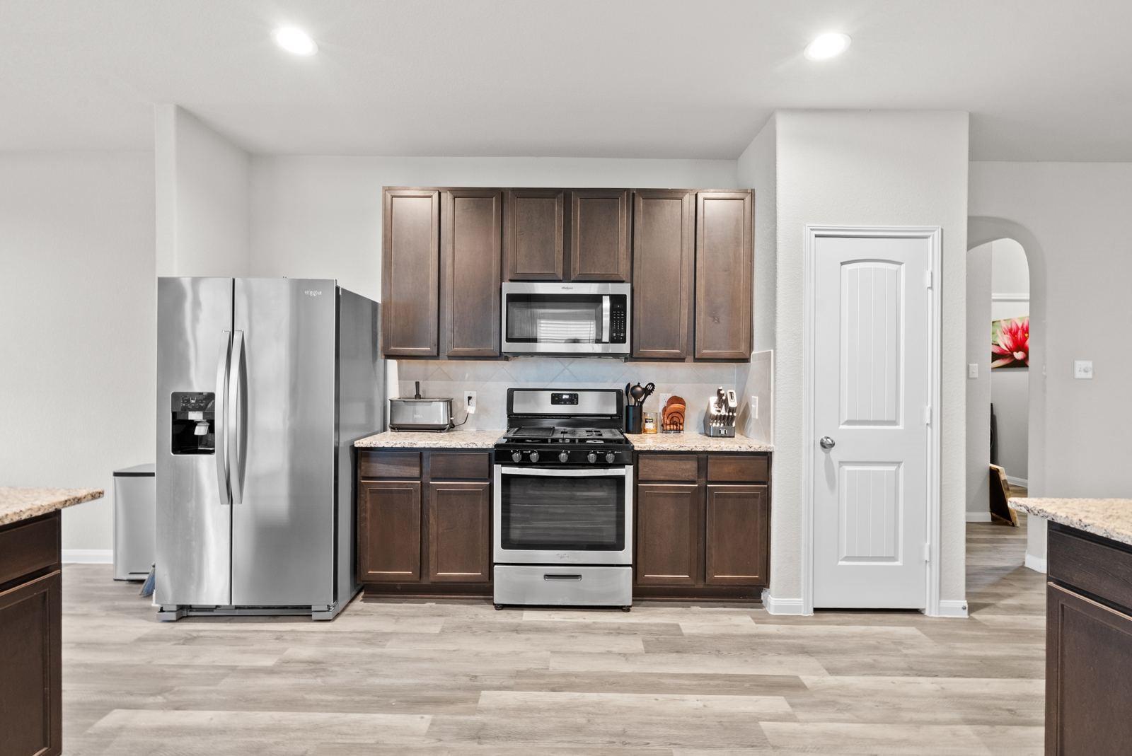 24926 Bastiani Canvas Lane
