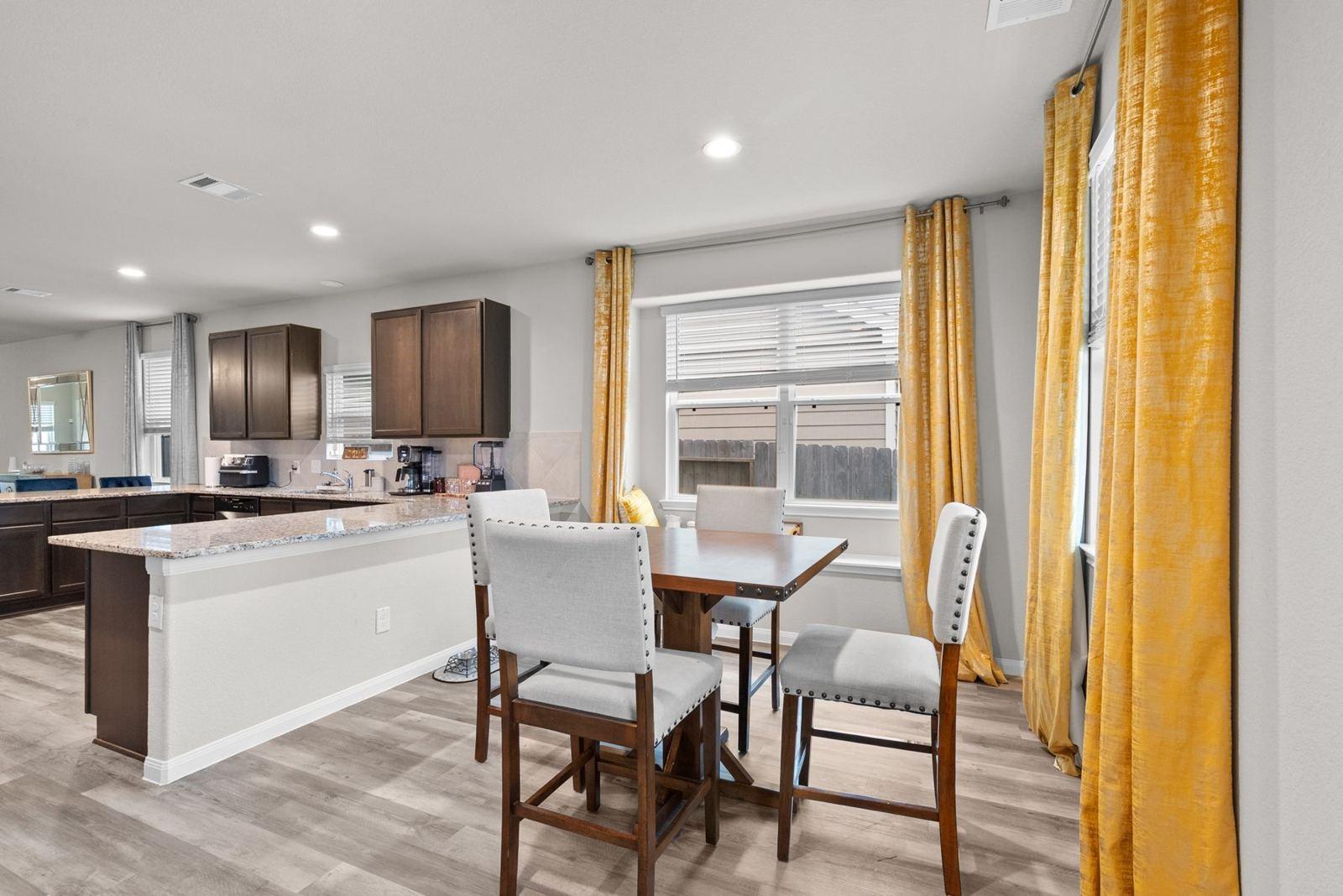 24926 Bastiani Canvas Lane
