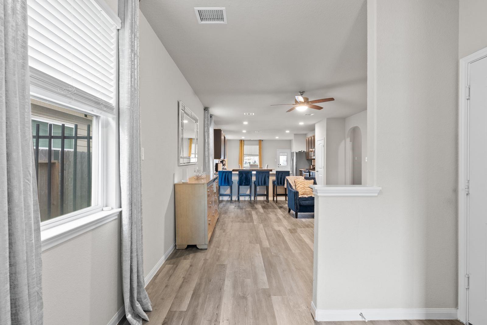 24926 Bastiani Canvas Lane