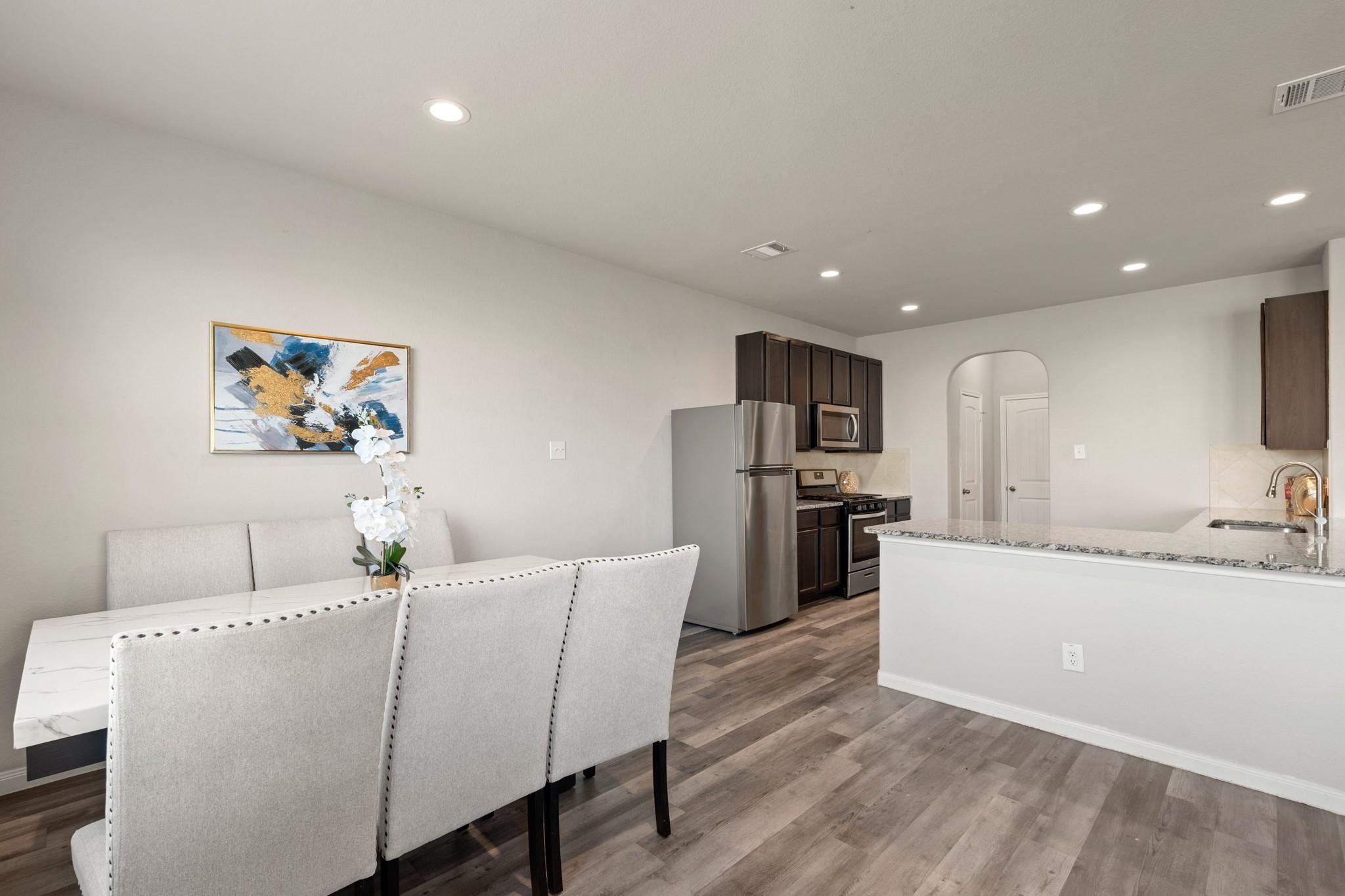 24806 Bastiani Canvas Lane
