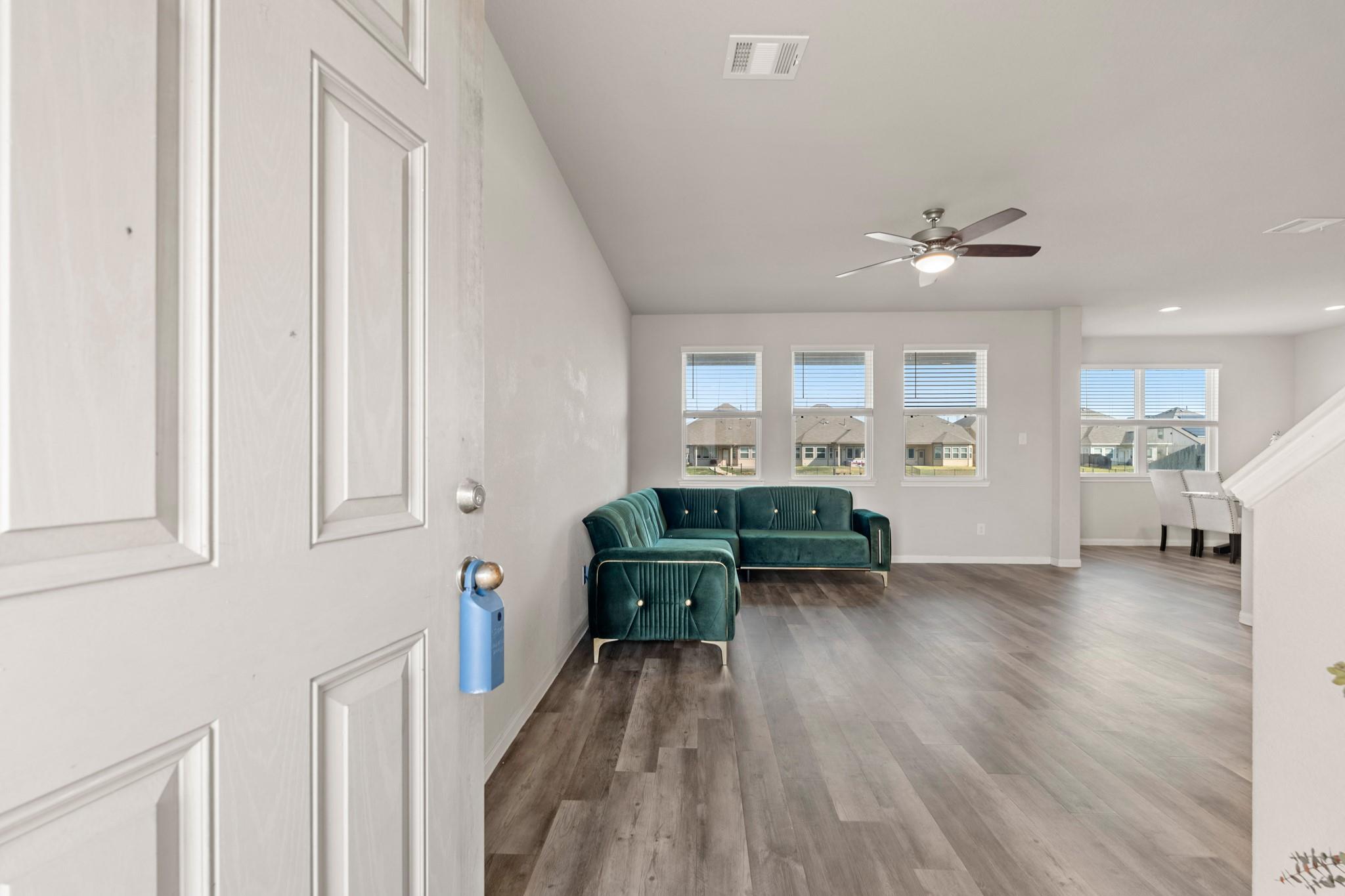 24806 Bastiani Canvas Lane