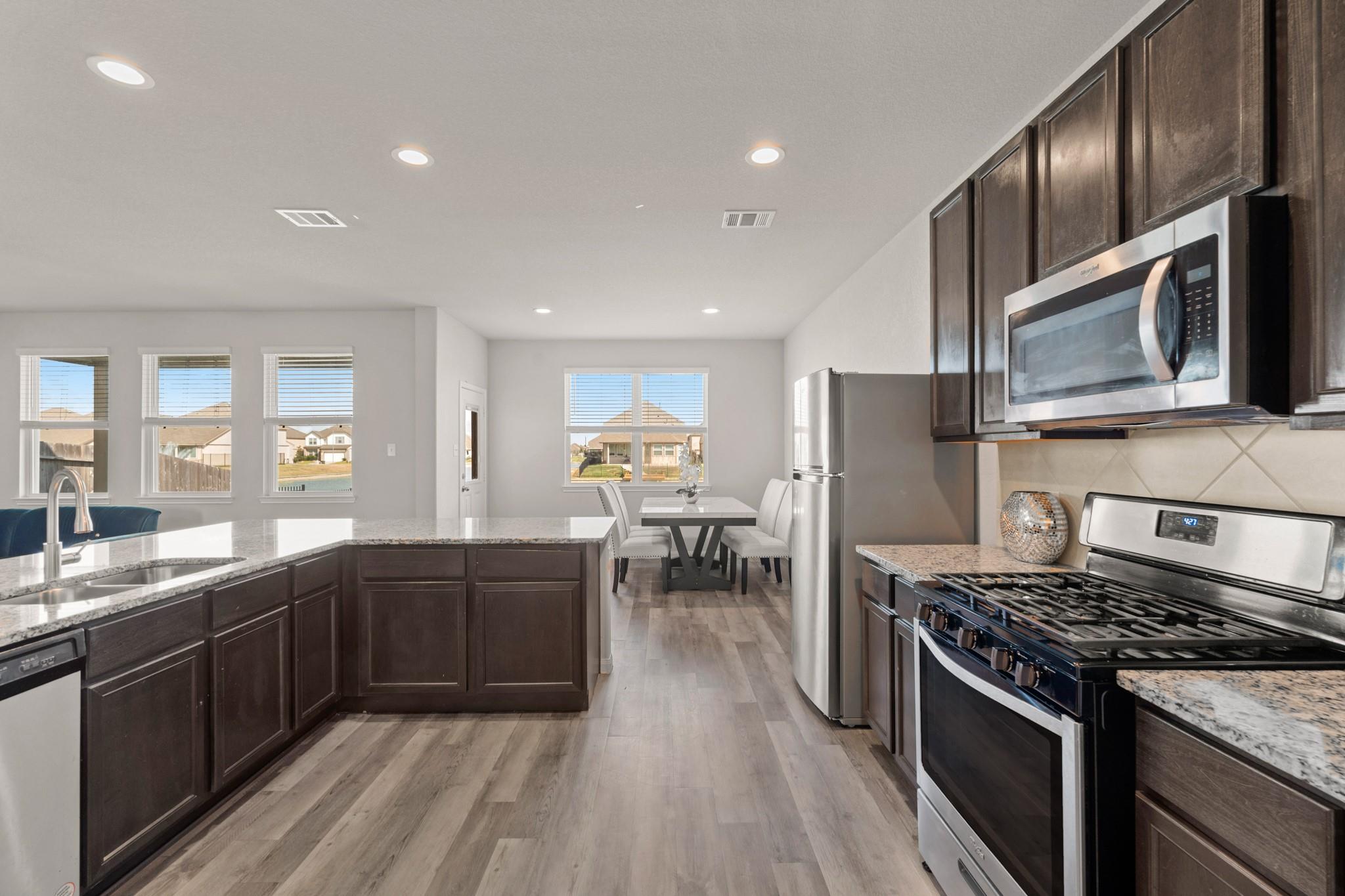 24806 Bastiani Canvas Lane
