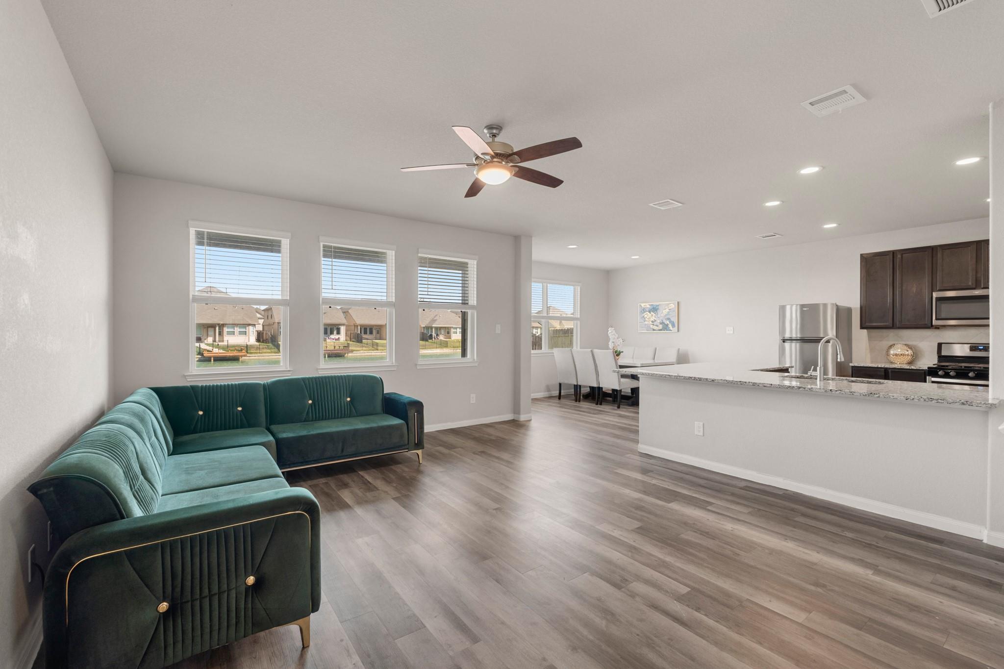 24806 Bastiani Canvas Lane