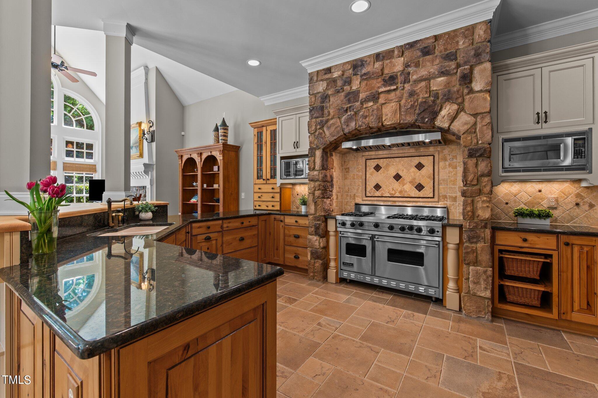 1328 Caistor Lane