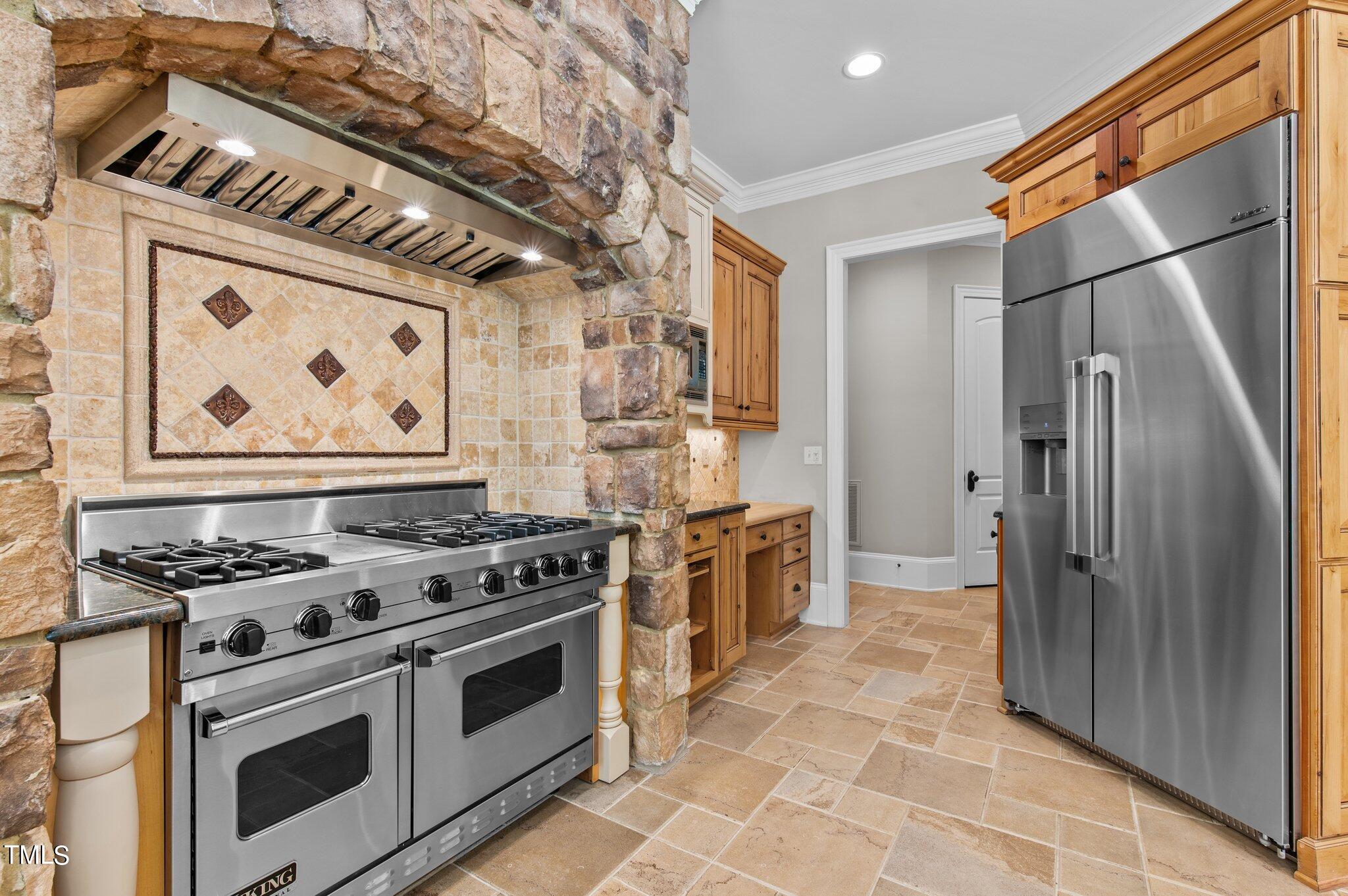 1328 Caistor Lane