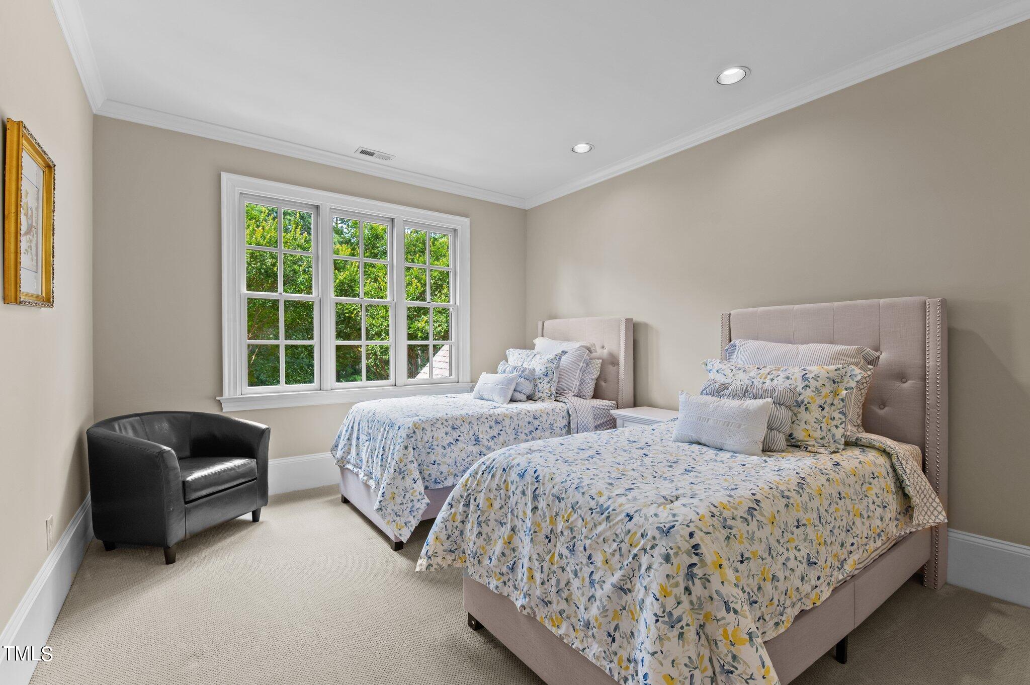 1328 Caistor Lane