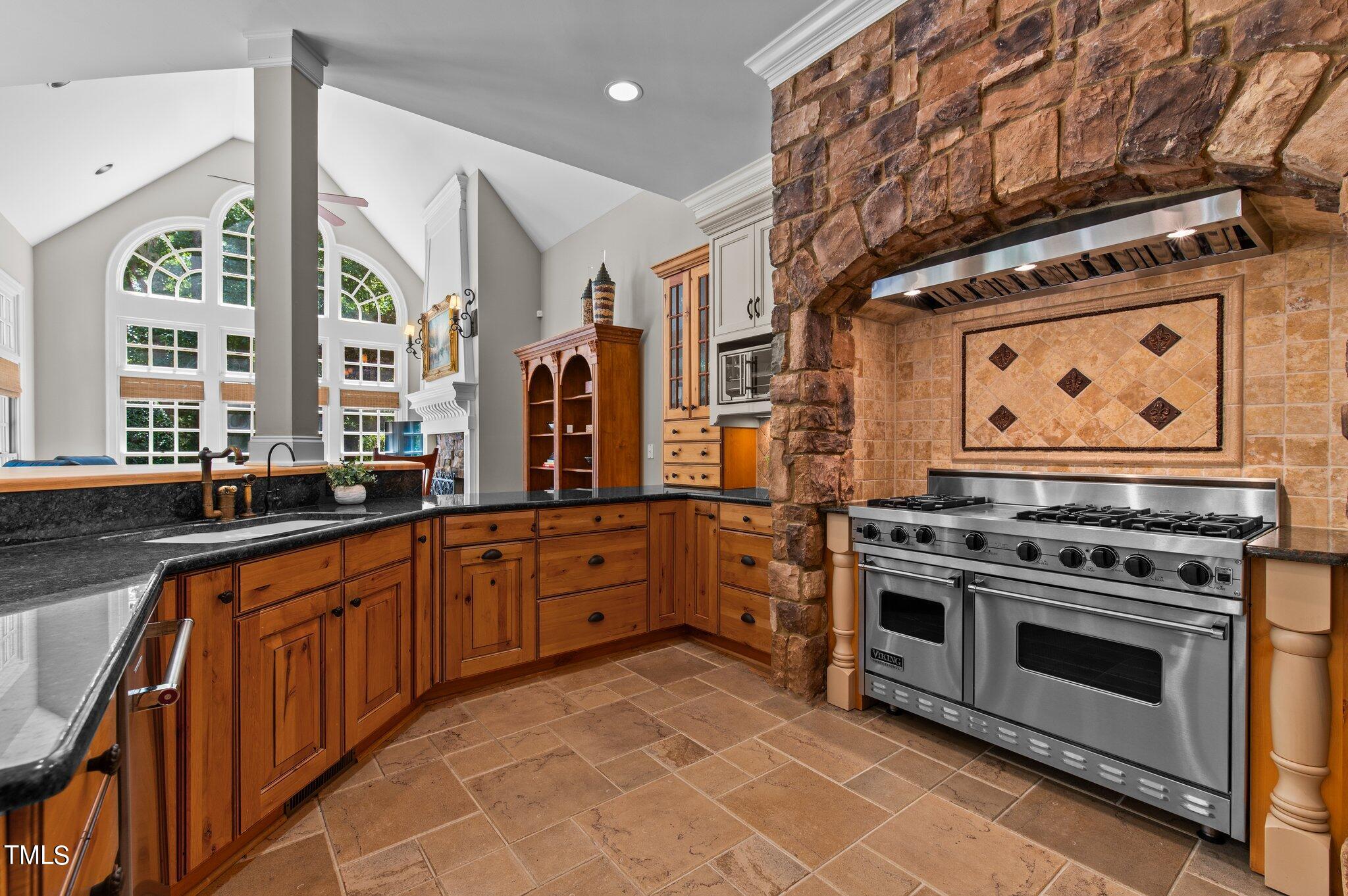 1328 Caistor Lane