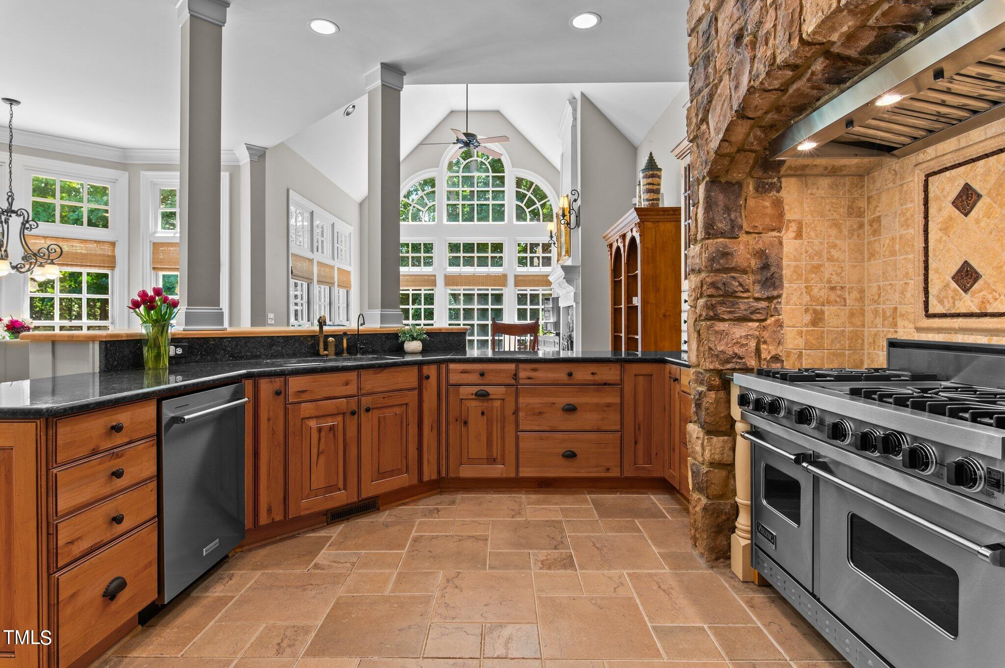 1328 Caistor Lane