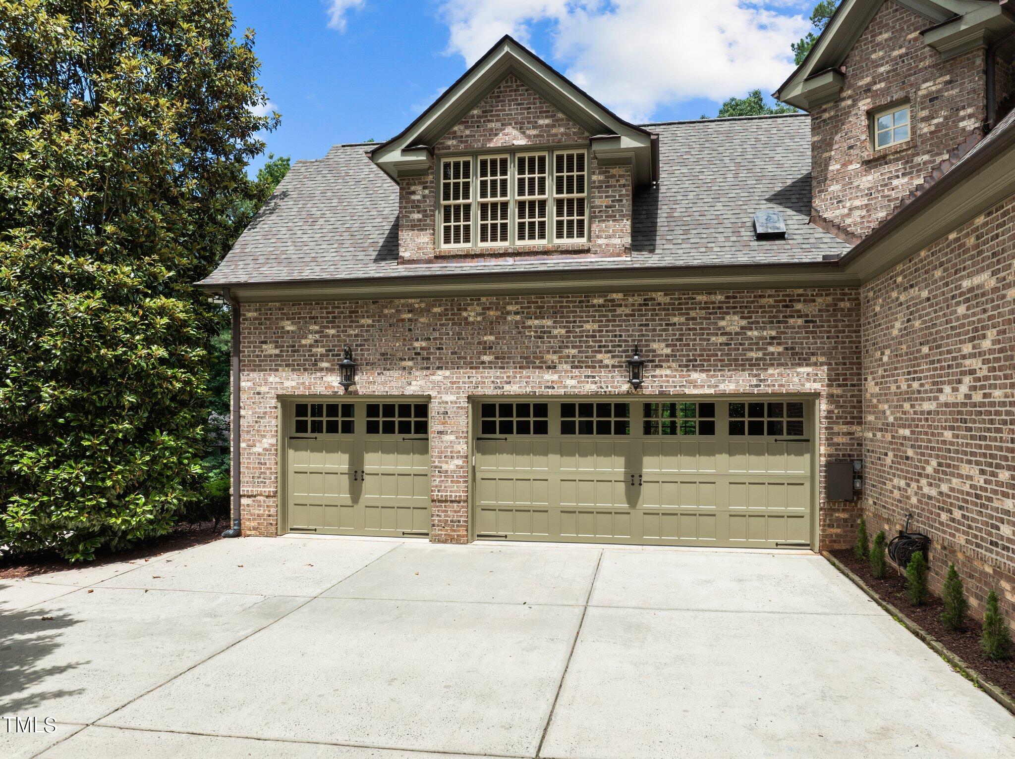 1328 Caistor Lane