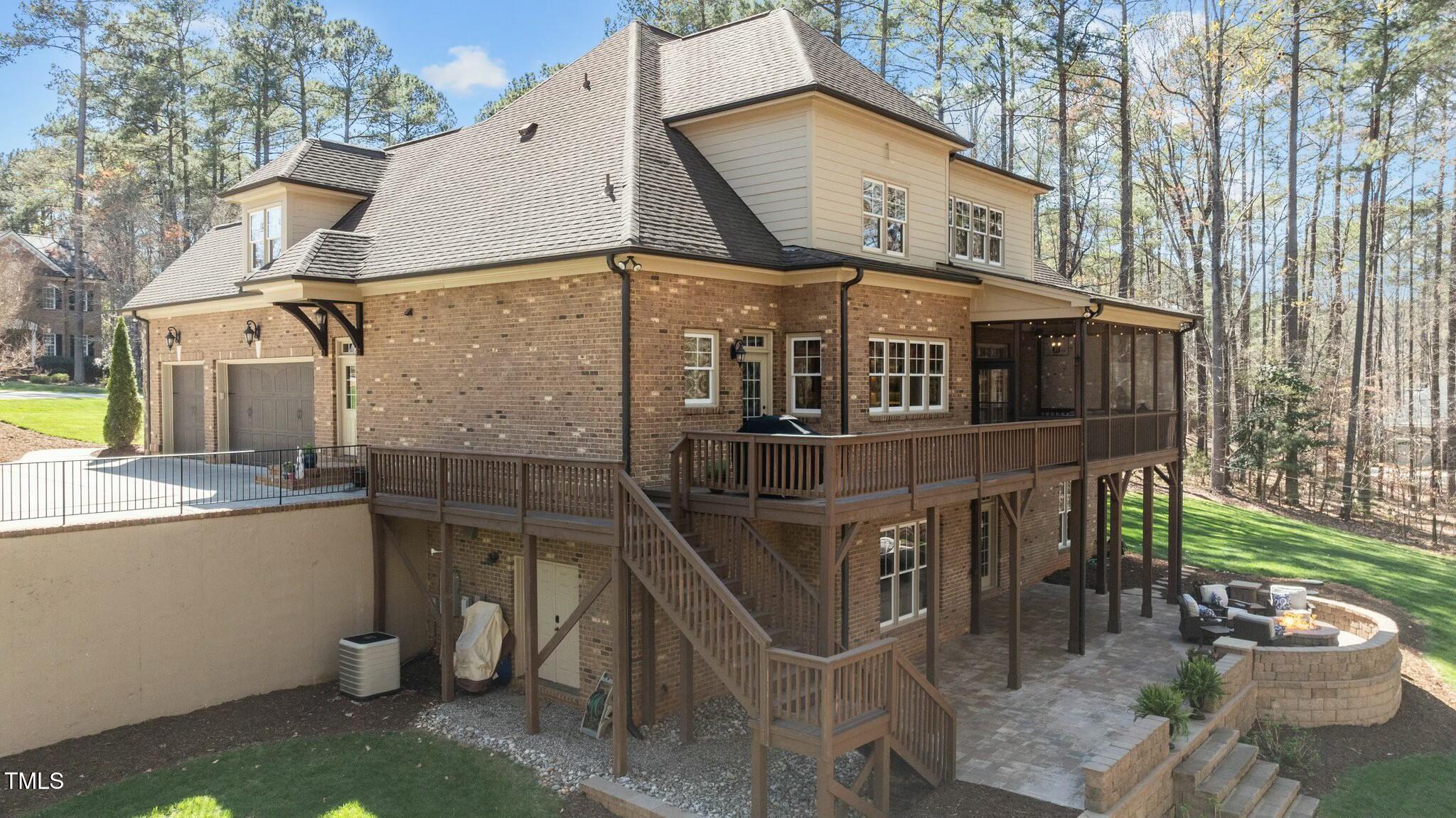 1009 High Trail Court