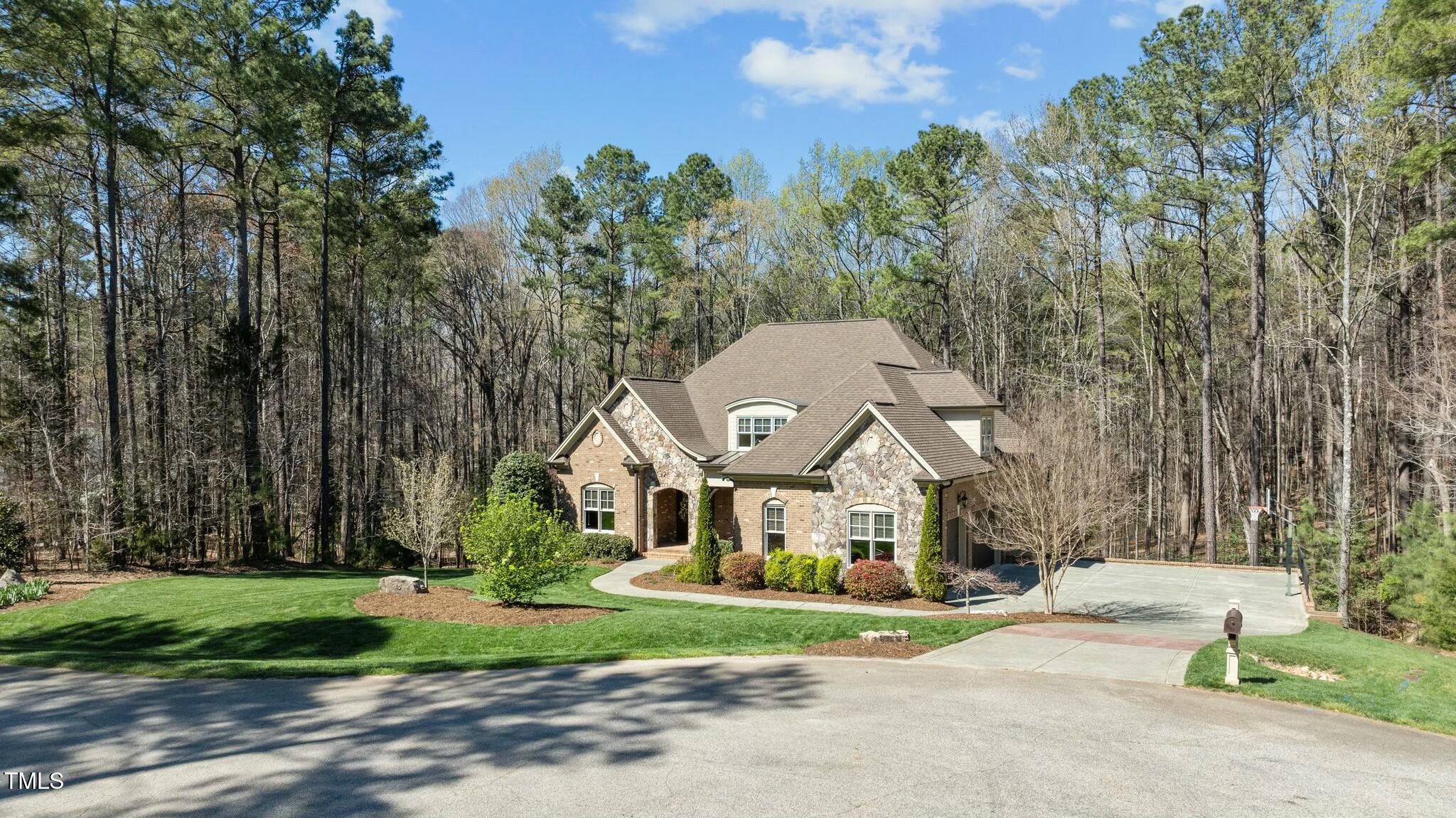 1009 High Trail Court