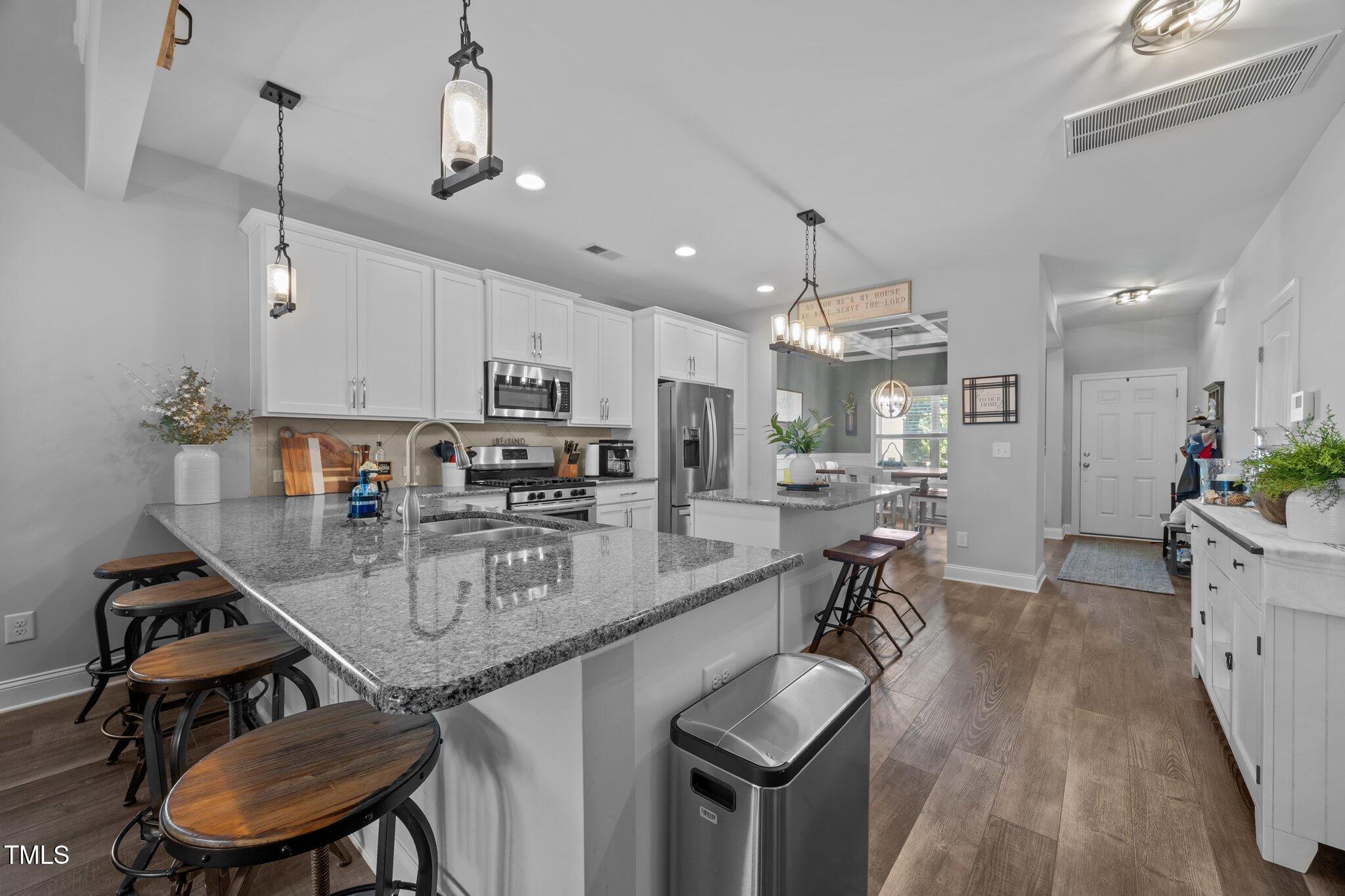 524 Richlands Cliff Drive