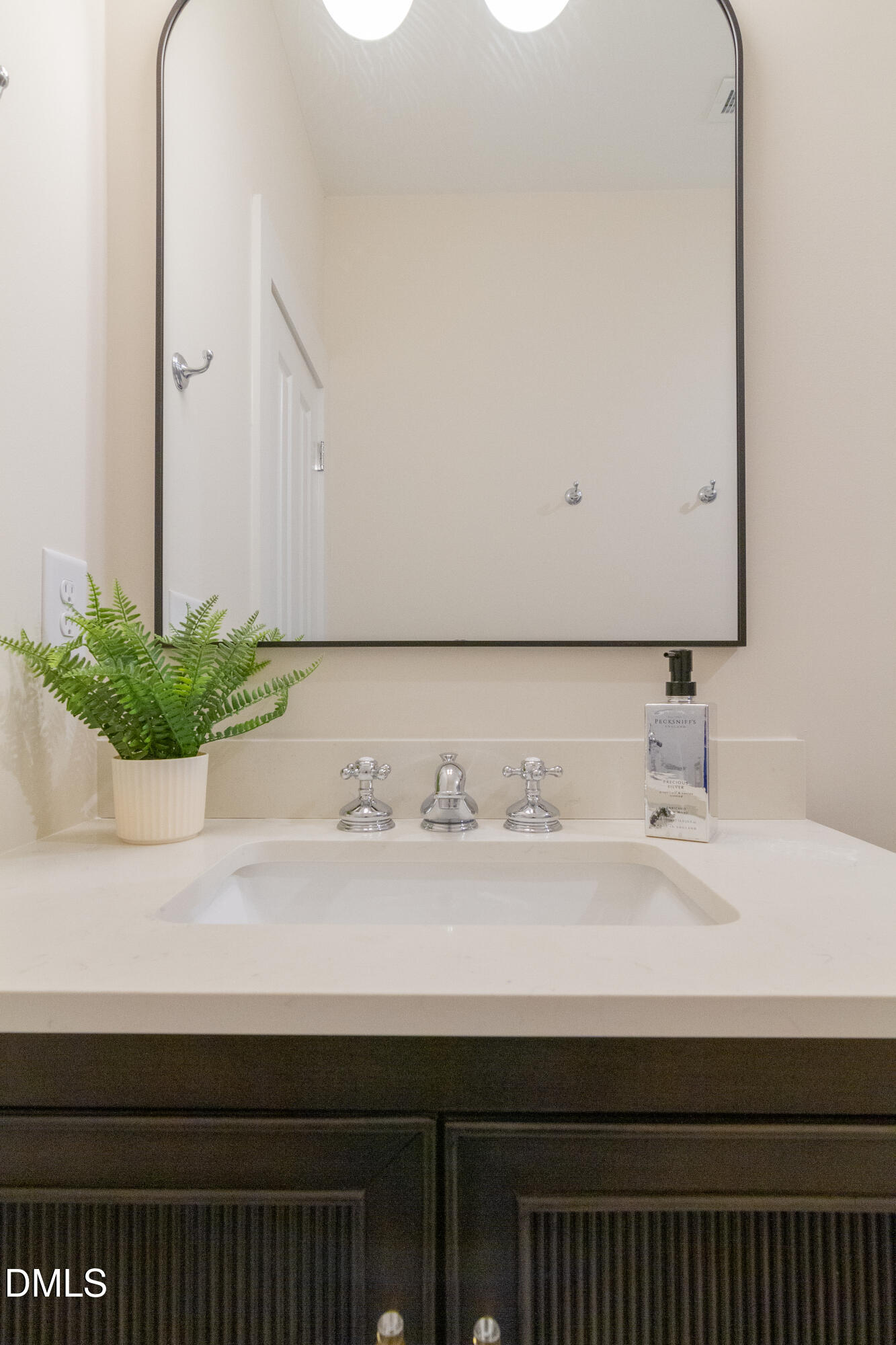 1085 Trentini Avenue