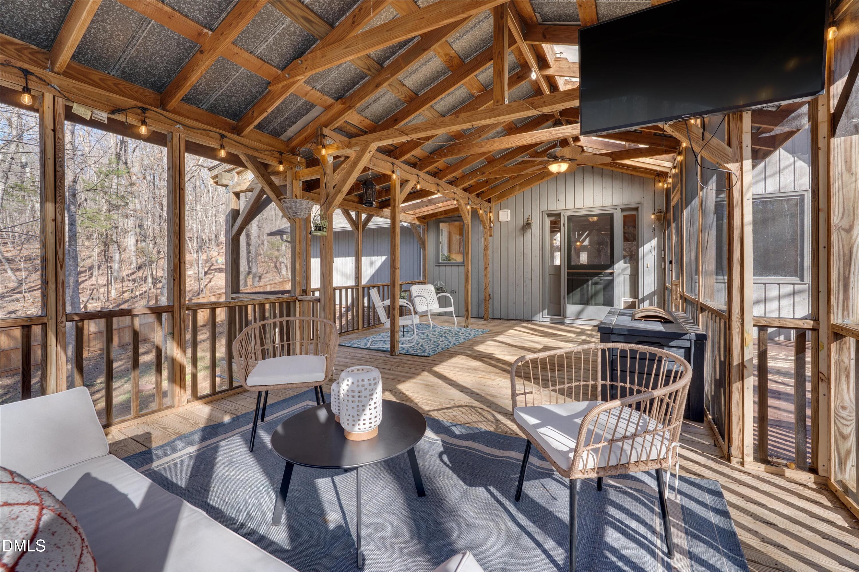 6501 Deerview Trail
