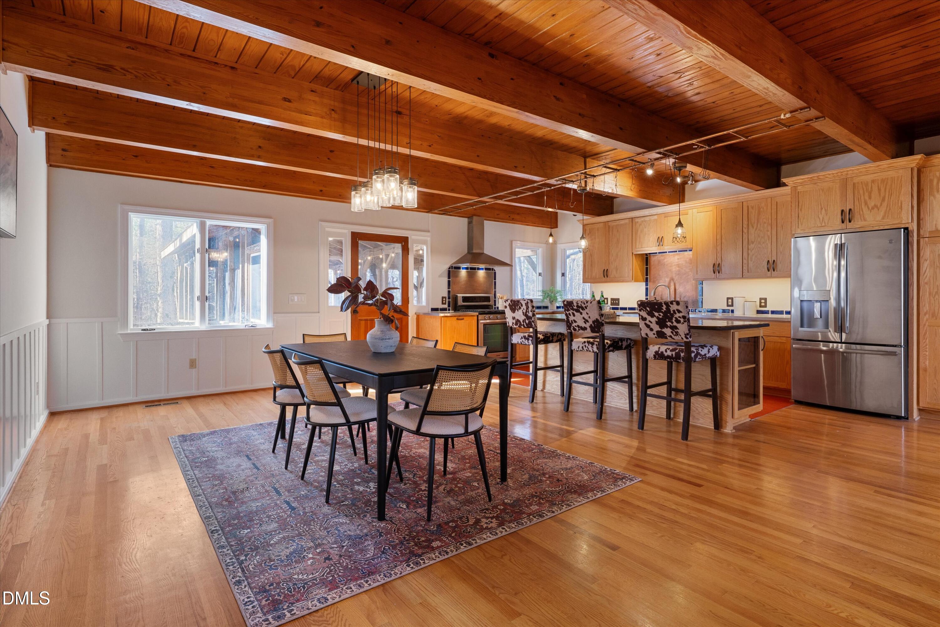 6501 Deerview Trail