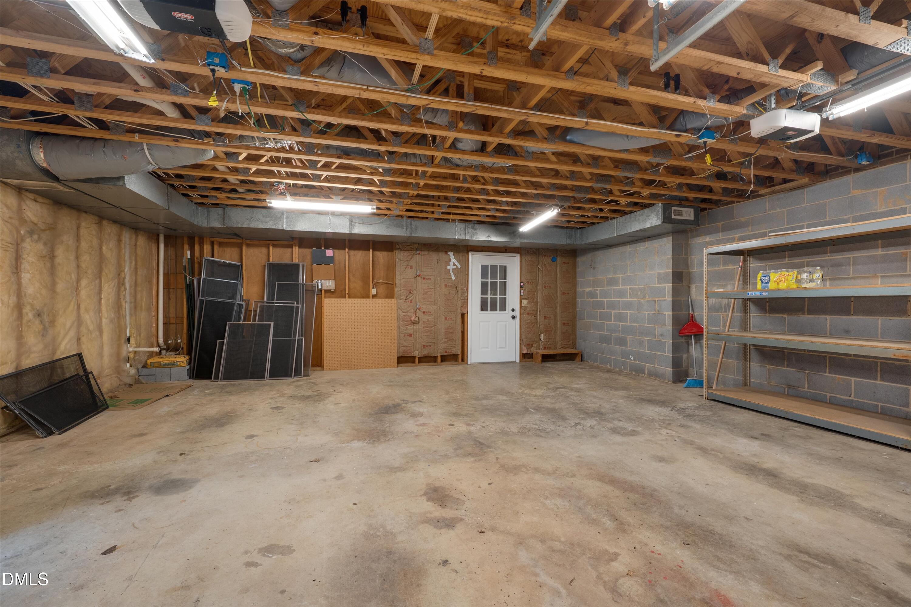 6501 Deerview Trail