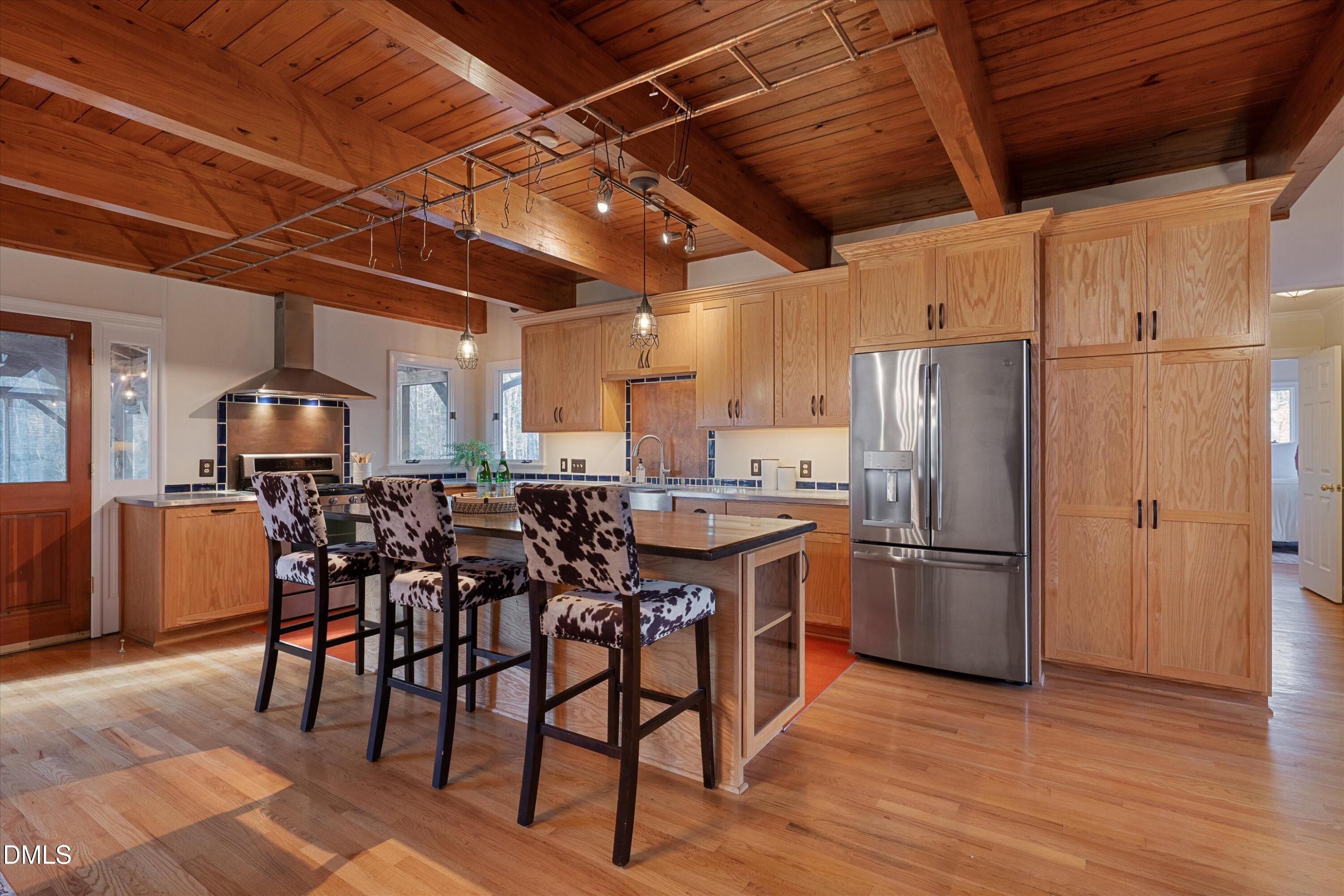 6501 Deerview Trail