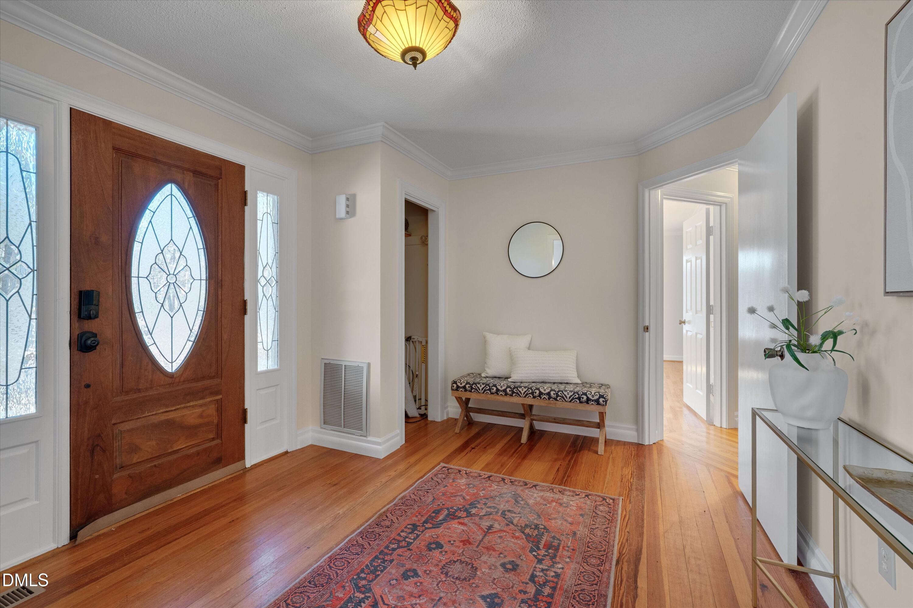 6501 Deerview Trail