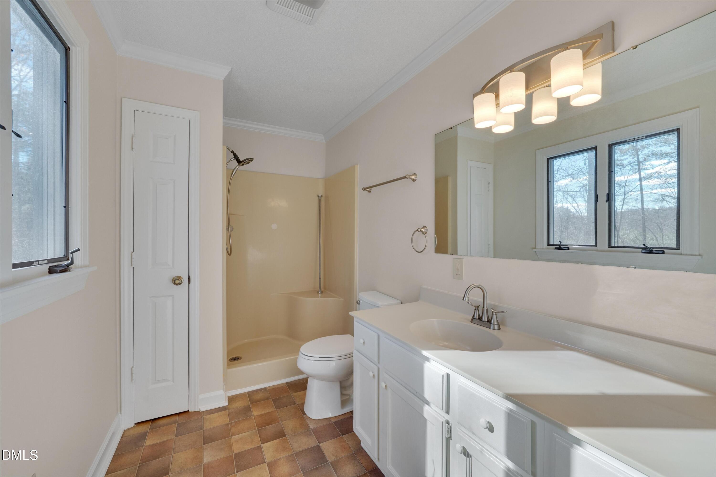 6501 Deerview Trail