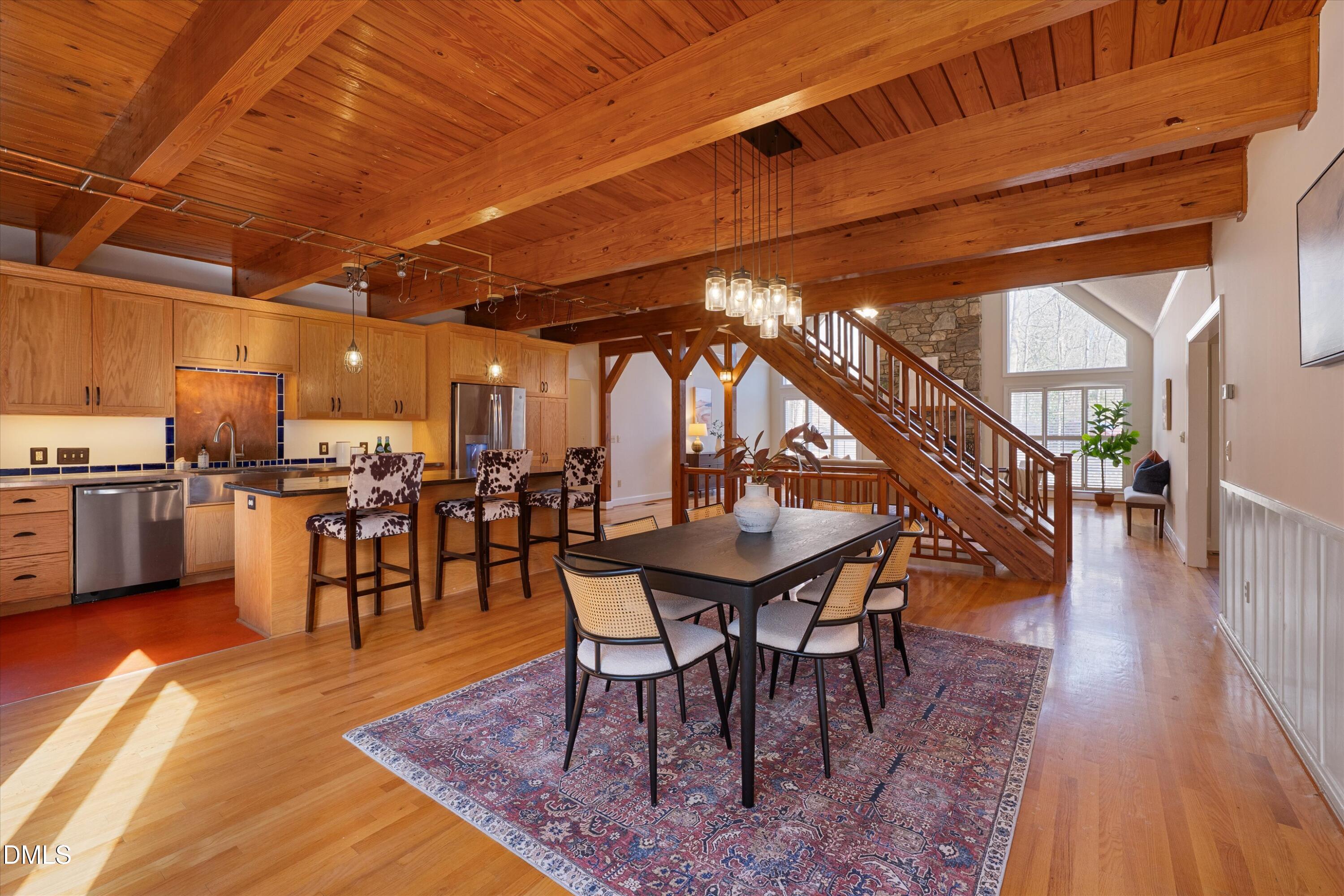 6501 Deerview Trail