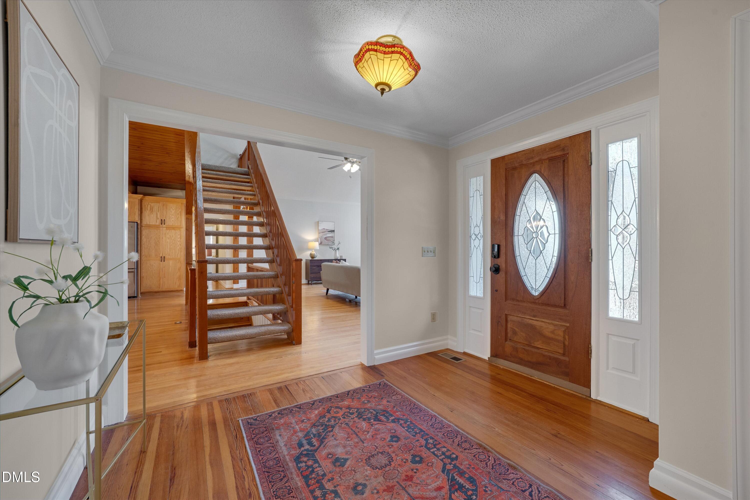 6501 Deerview Trail