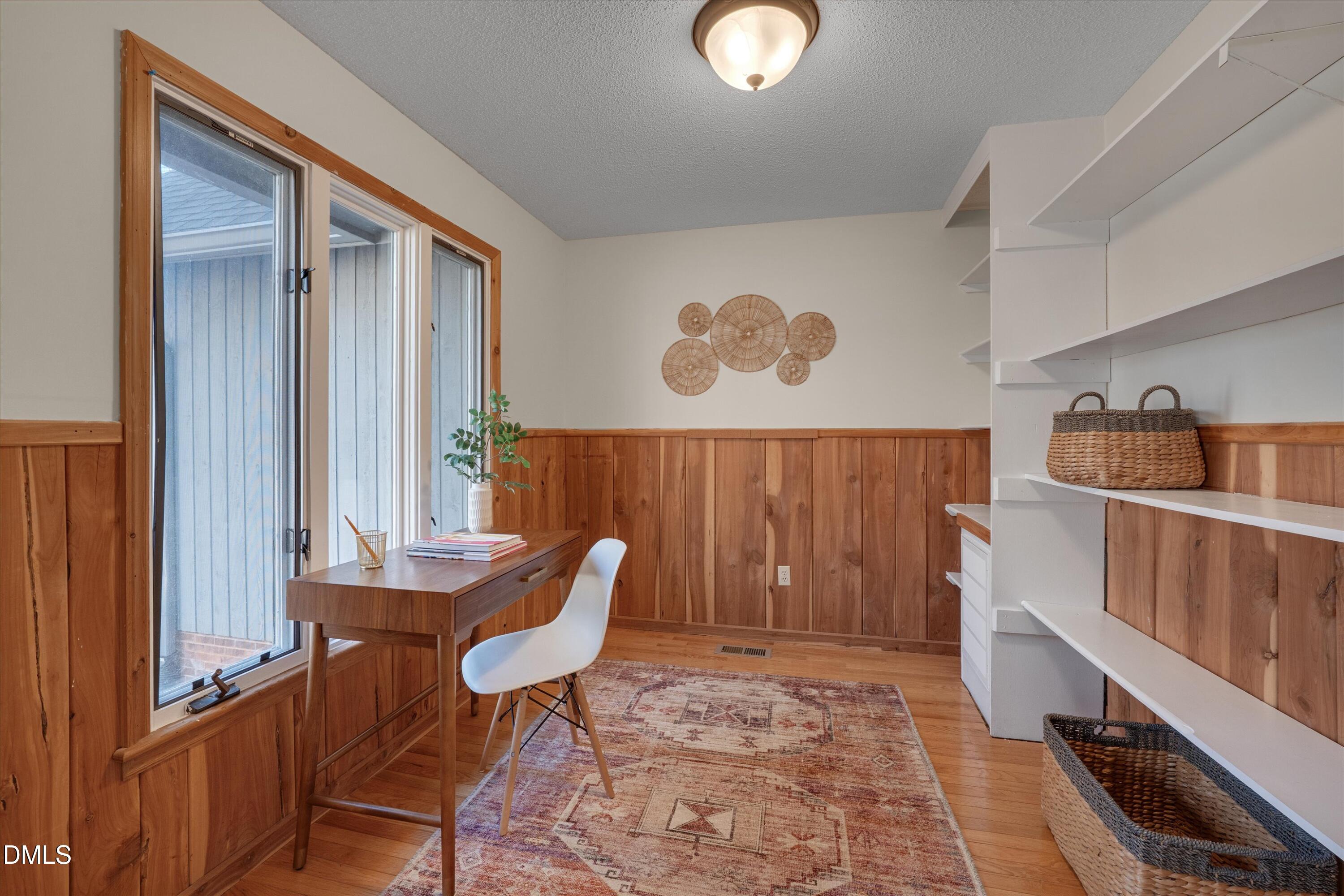 6501 Deerview Trail