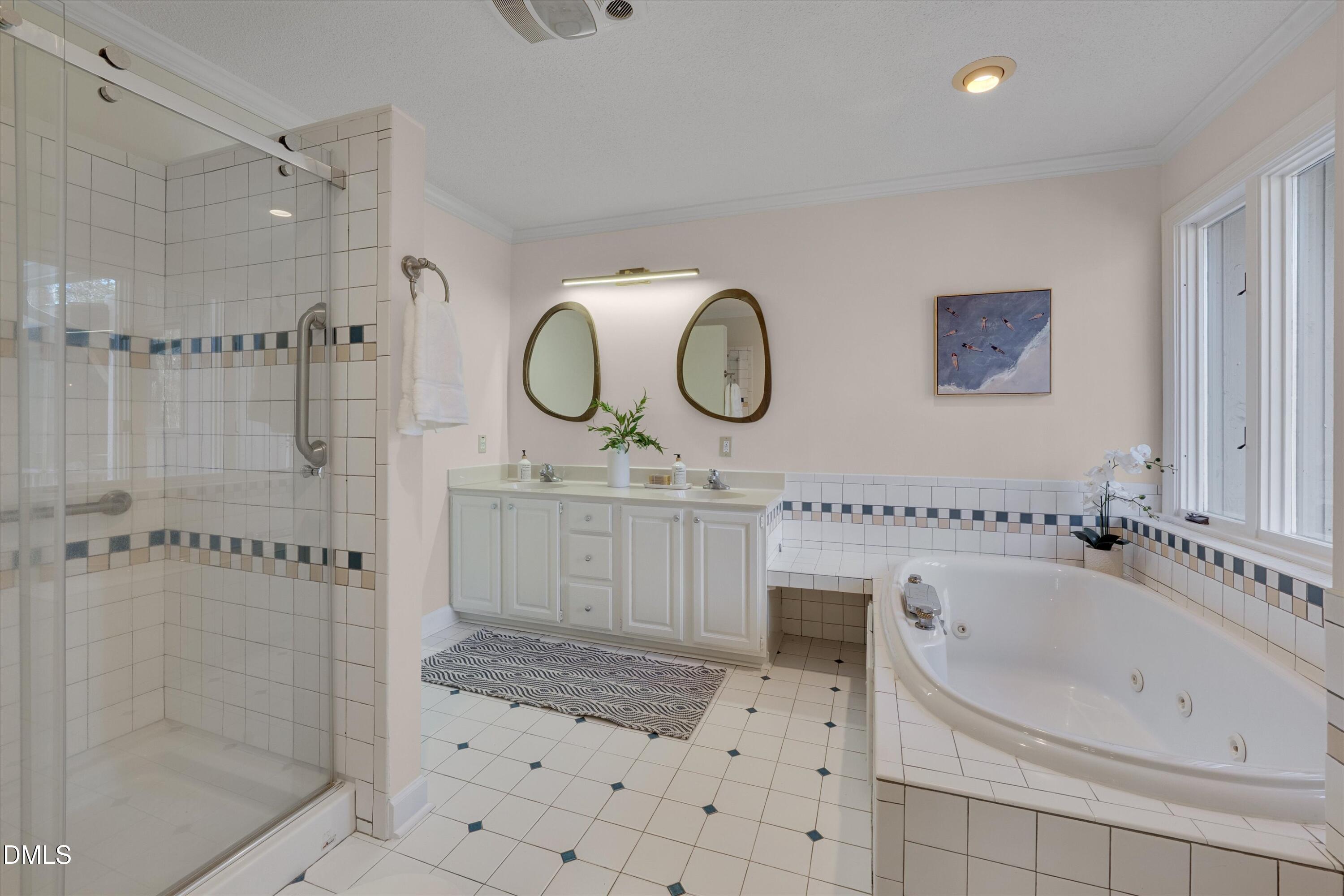 6501 Deerview Trail