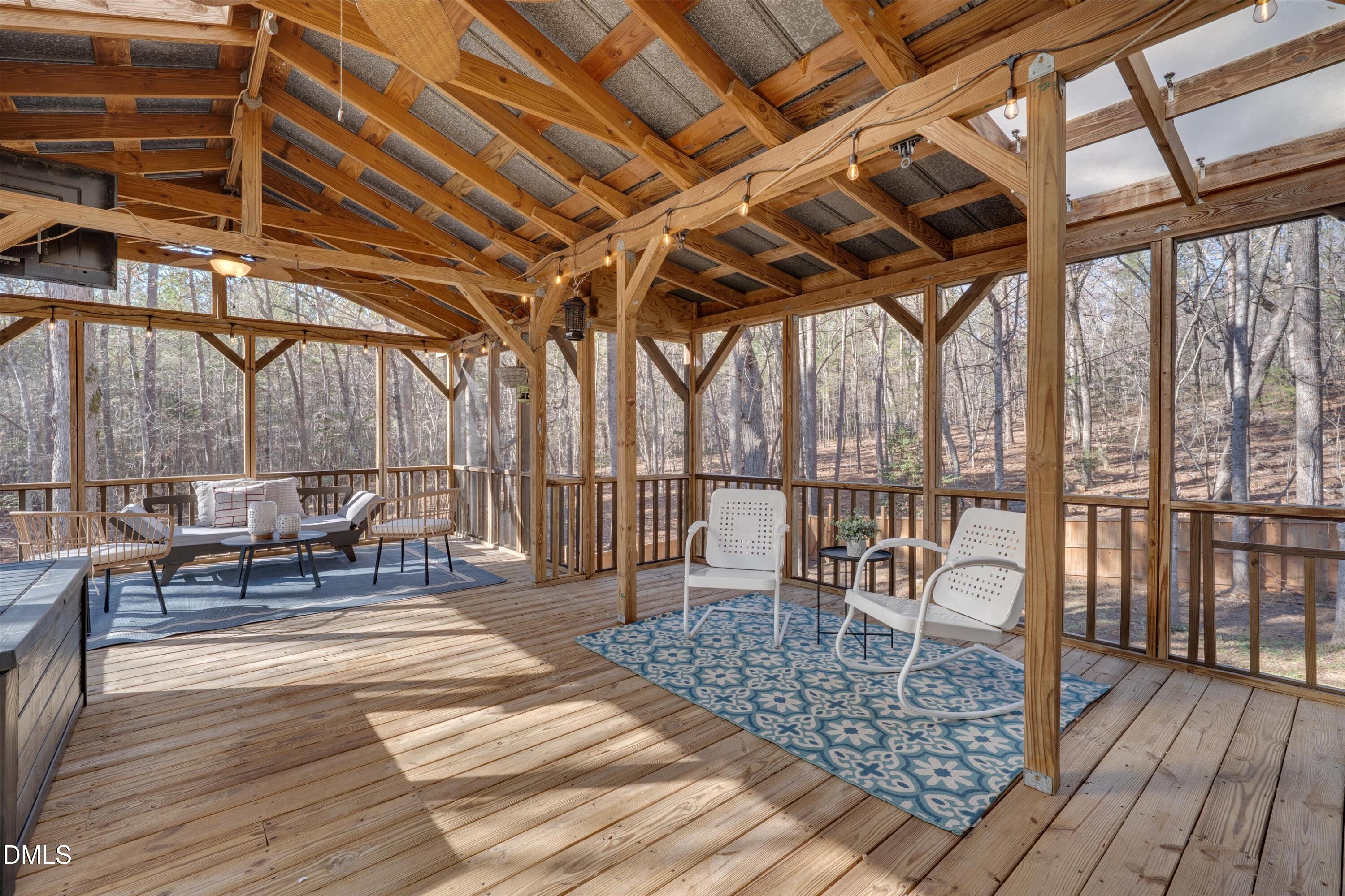 6501 Deerview Trail