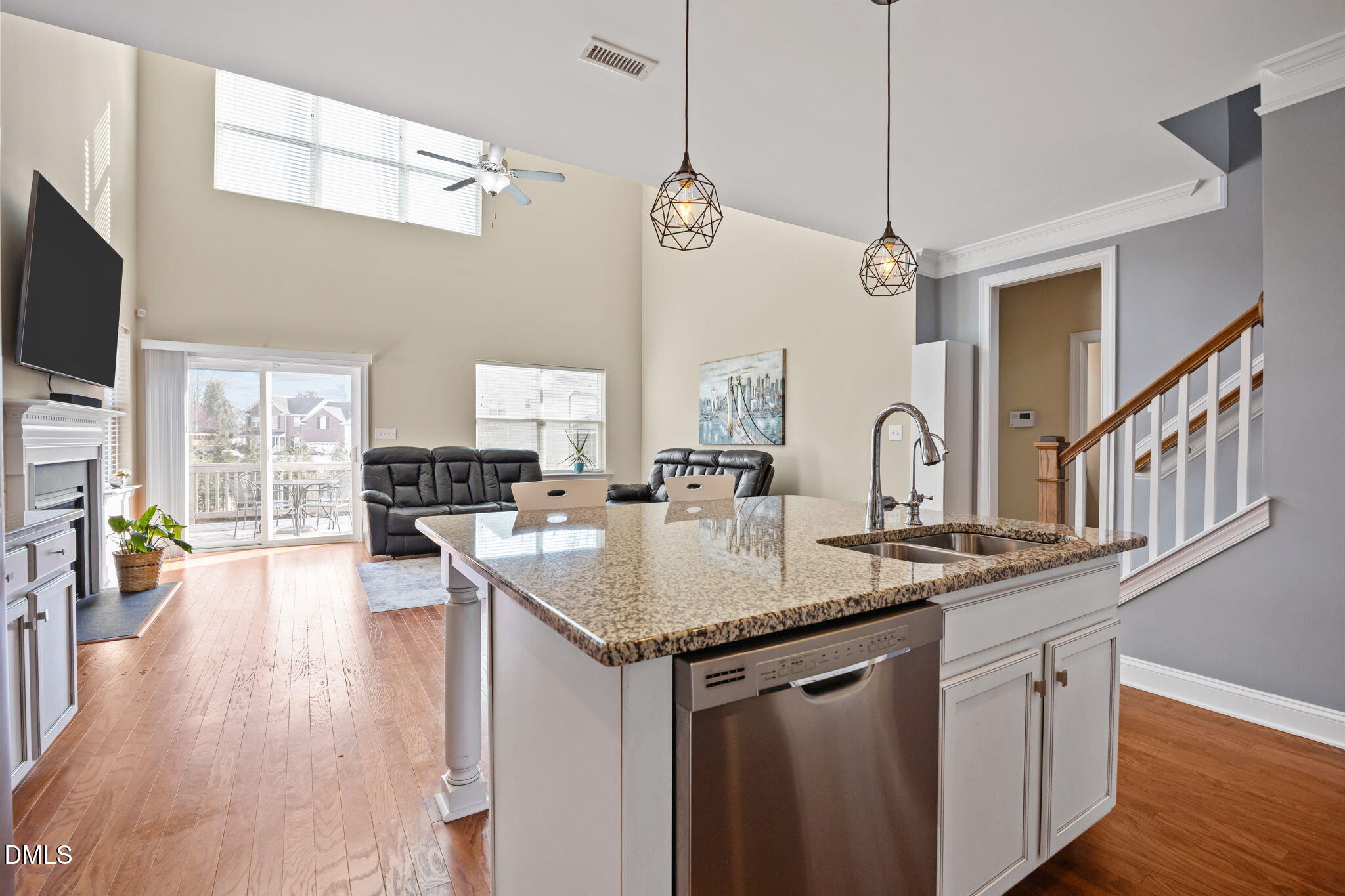 911 Middle Ground Avenue