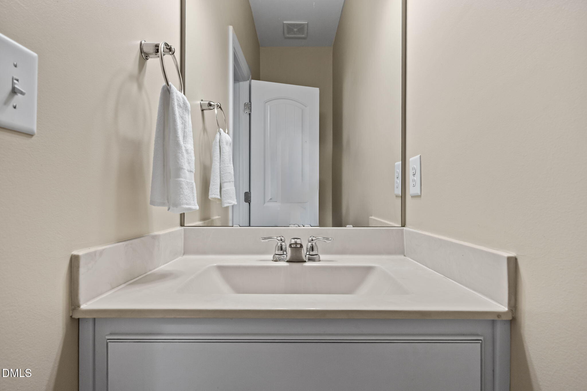 911 Middle Ground Avenue